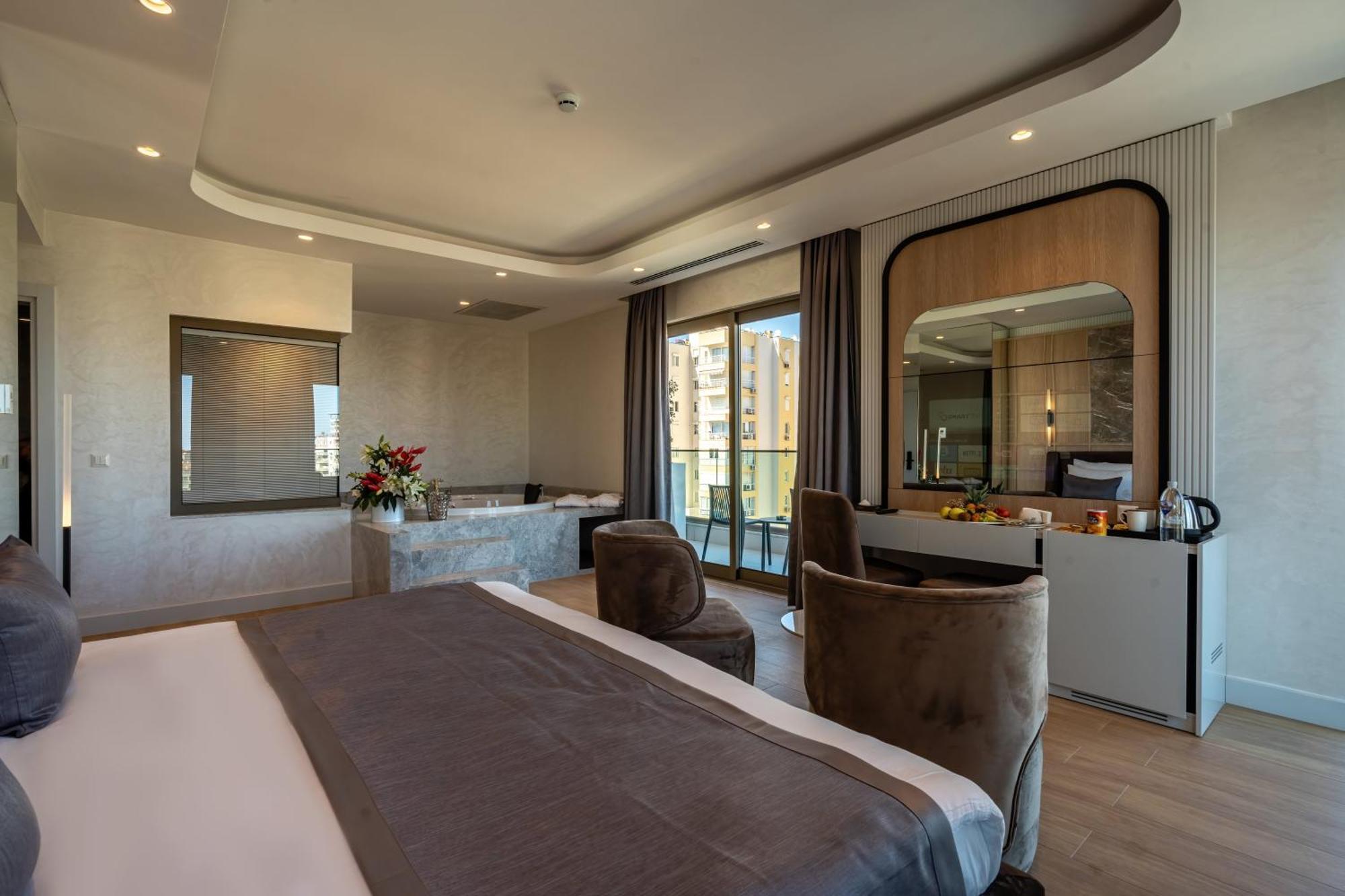 Awen Lara Hotel 3*