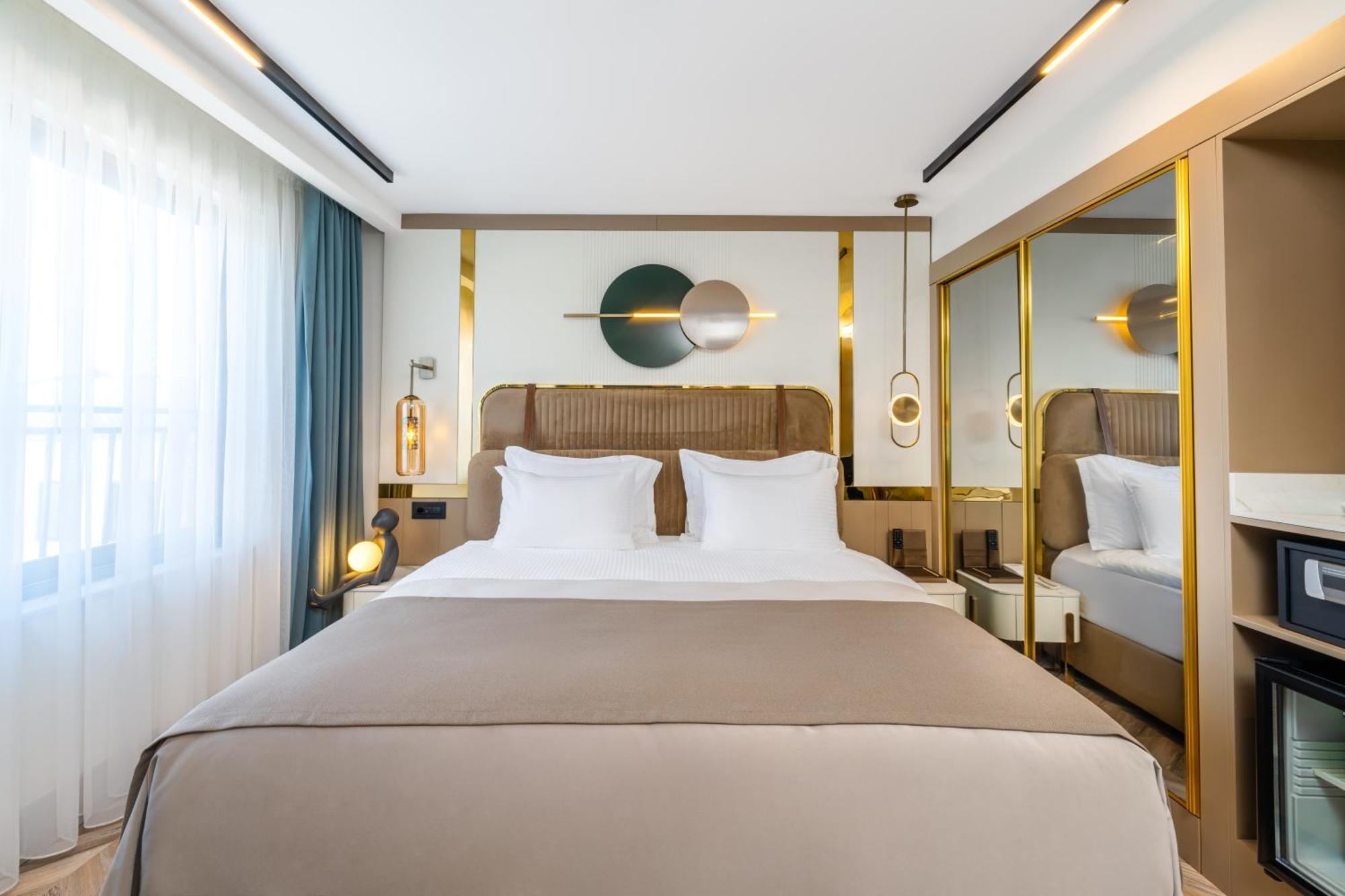Lexia Hotel *