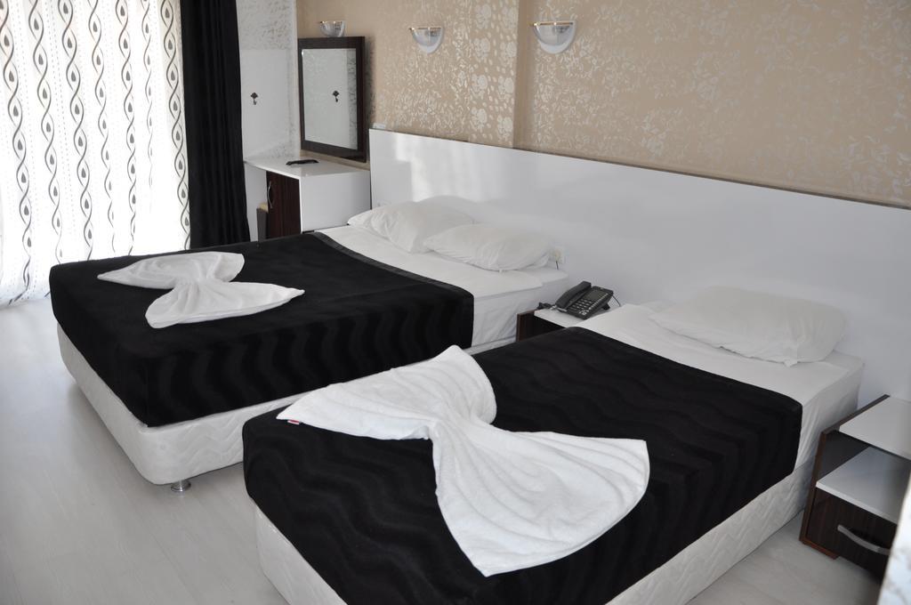 Hotel Movie Life Roe