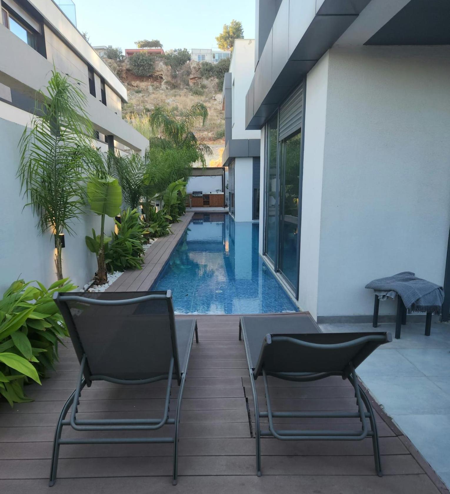 Ramona 3*