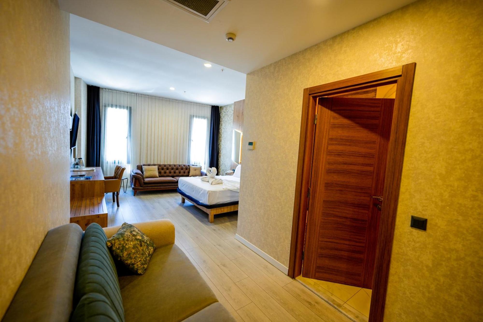 Isnova Airport 4*