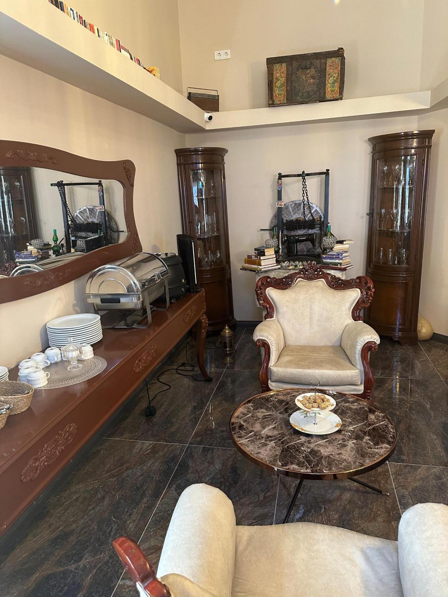 Hotel Loost Town 3*