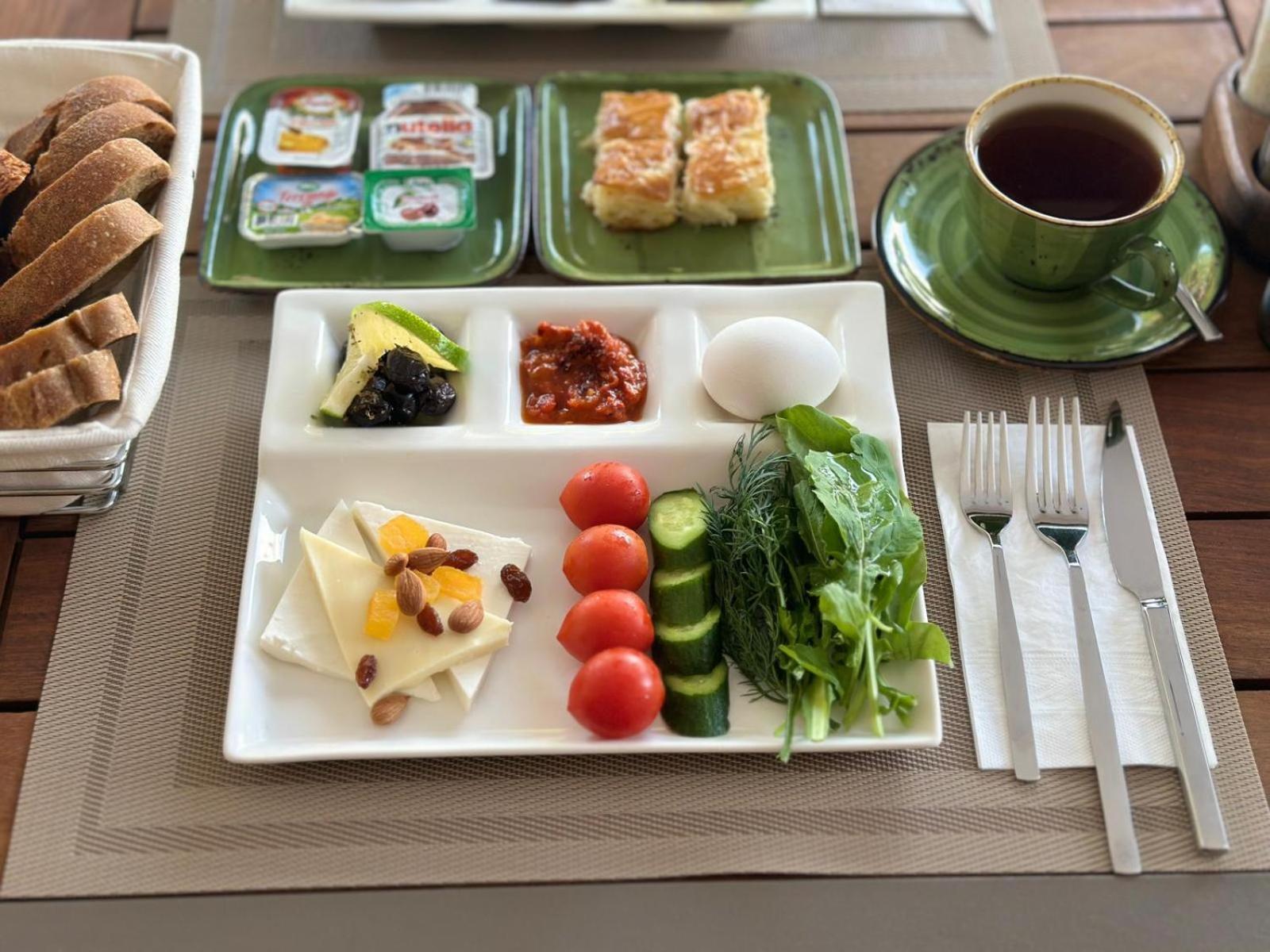 Livia Aparthotel 3*
