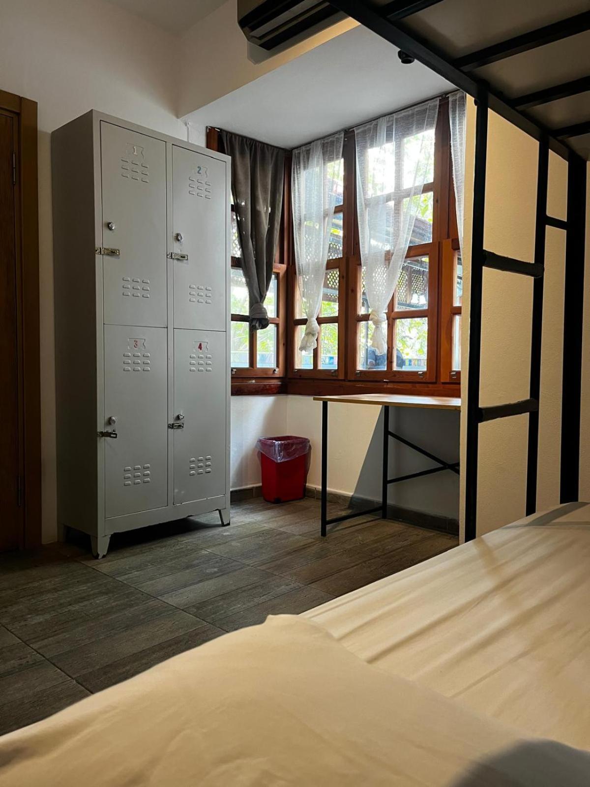 Kuyu Beergarden Hostel