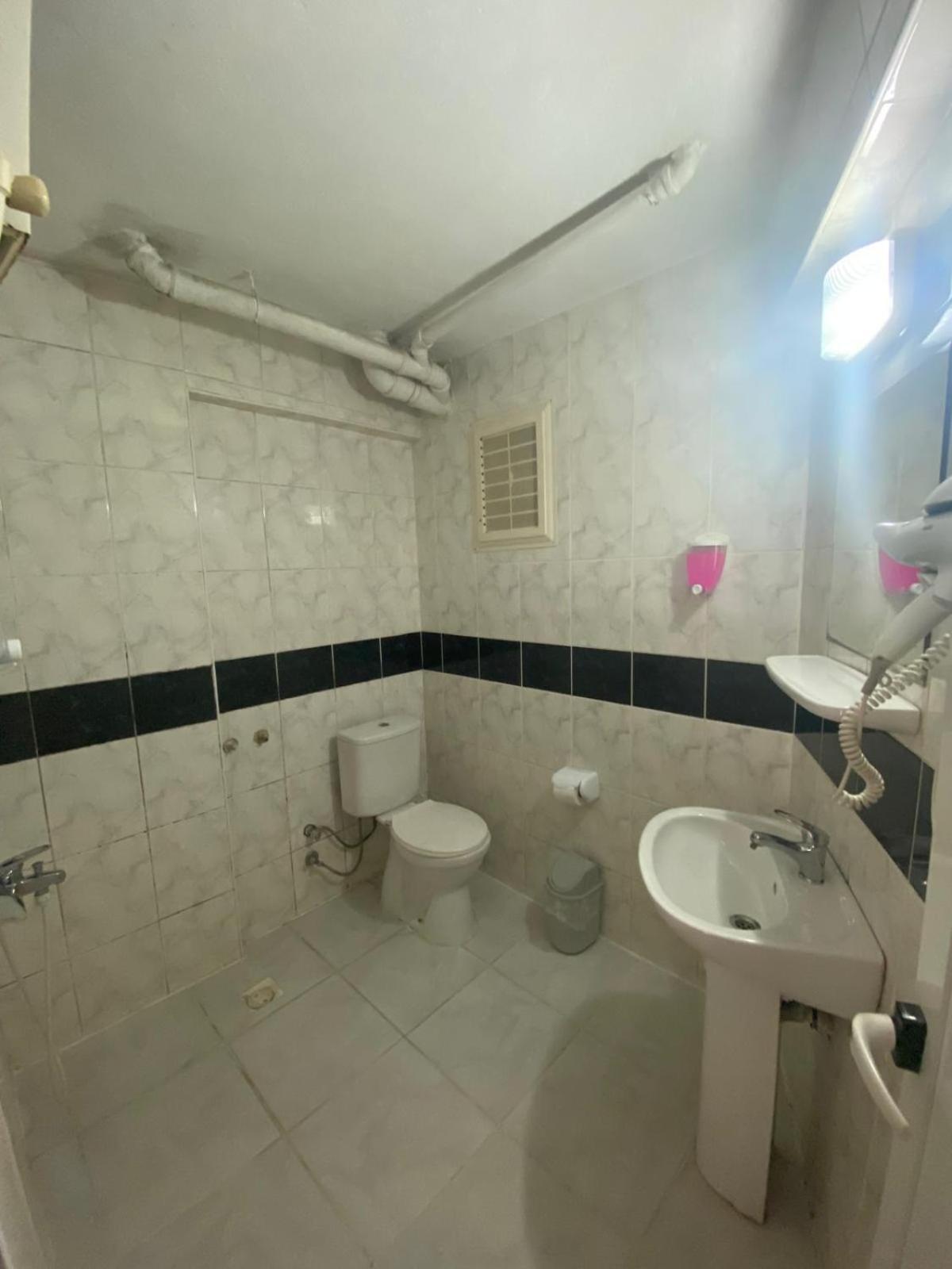Ay 2 Hotel