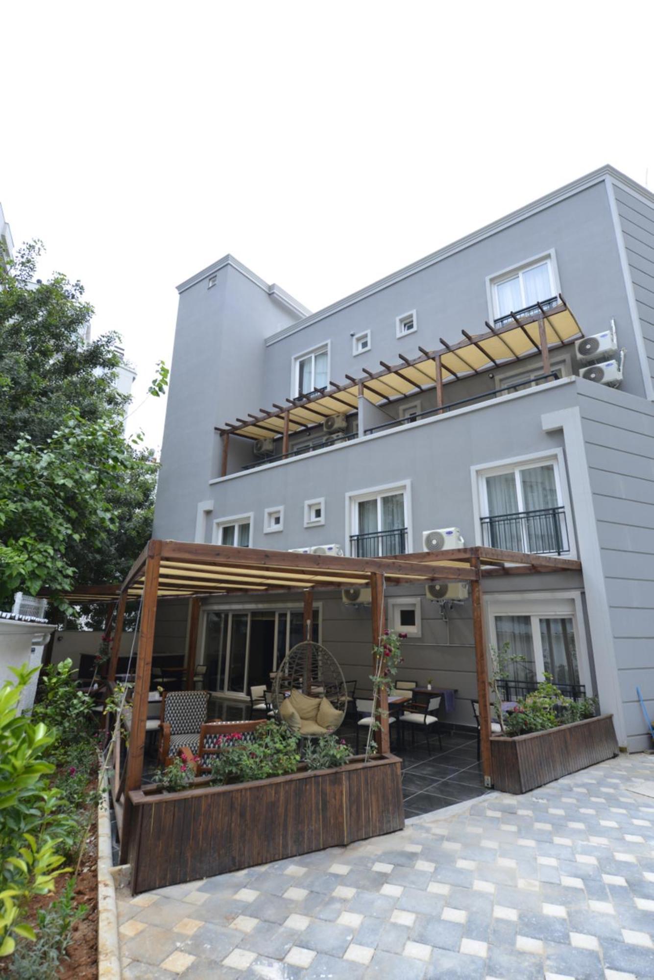 Toprak Hotel