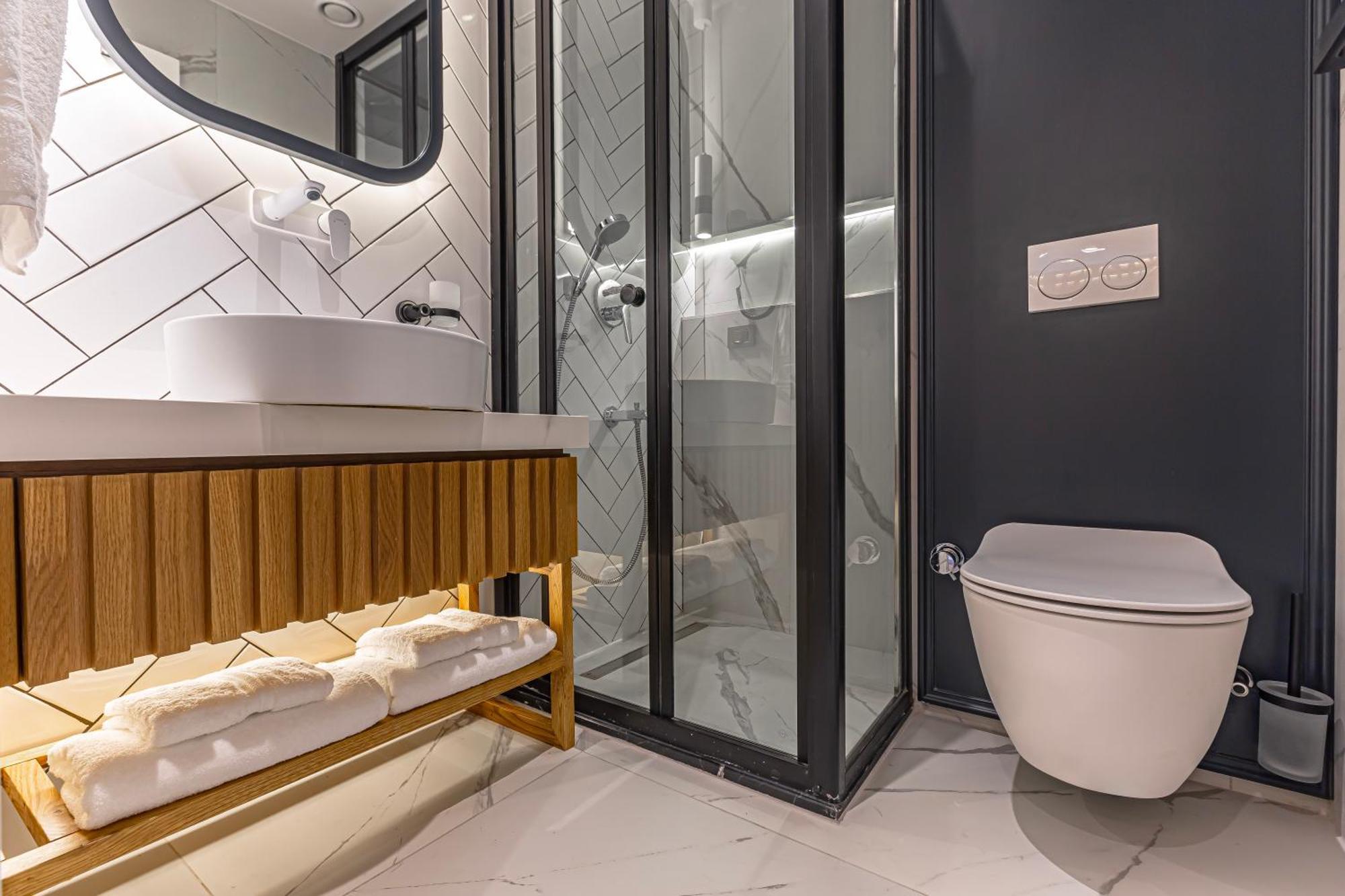 Dulcet Hotel *
