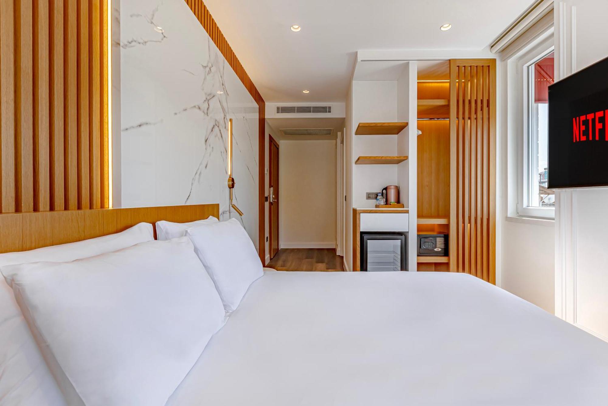 Hotel Dulcet *