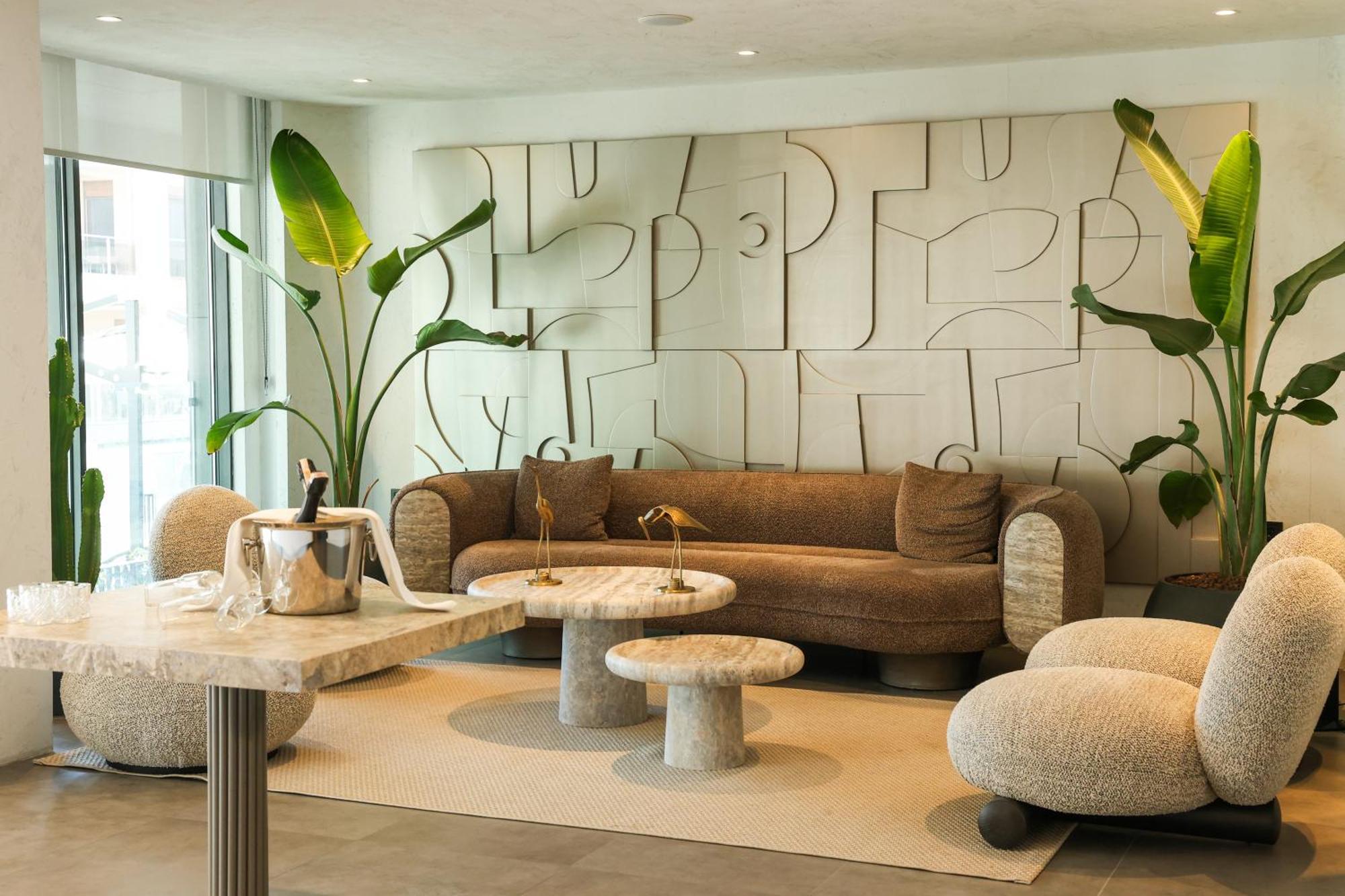 Four Hills Hotel 3*