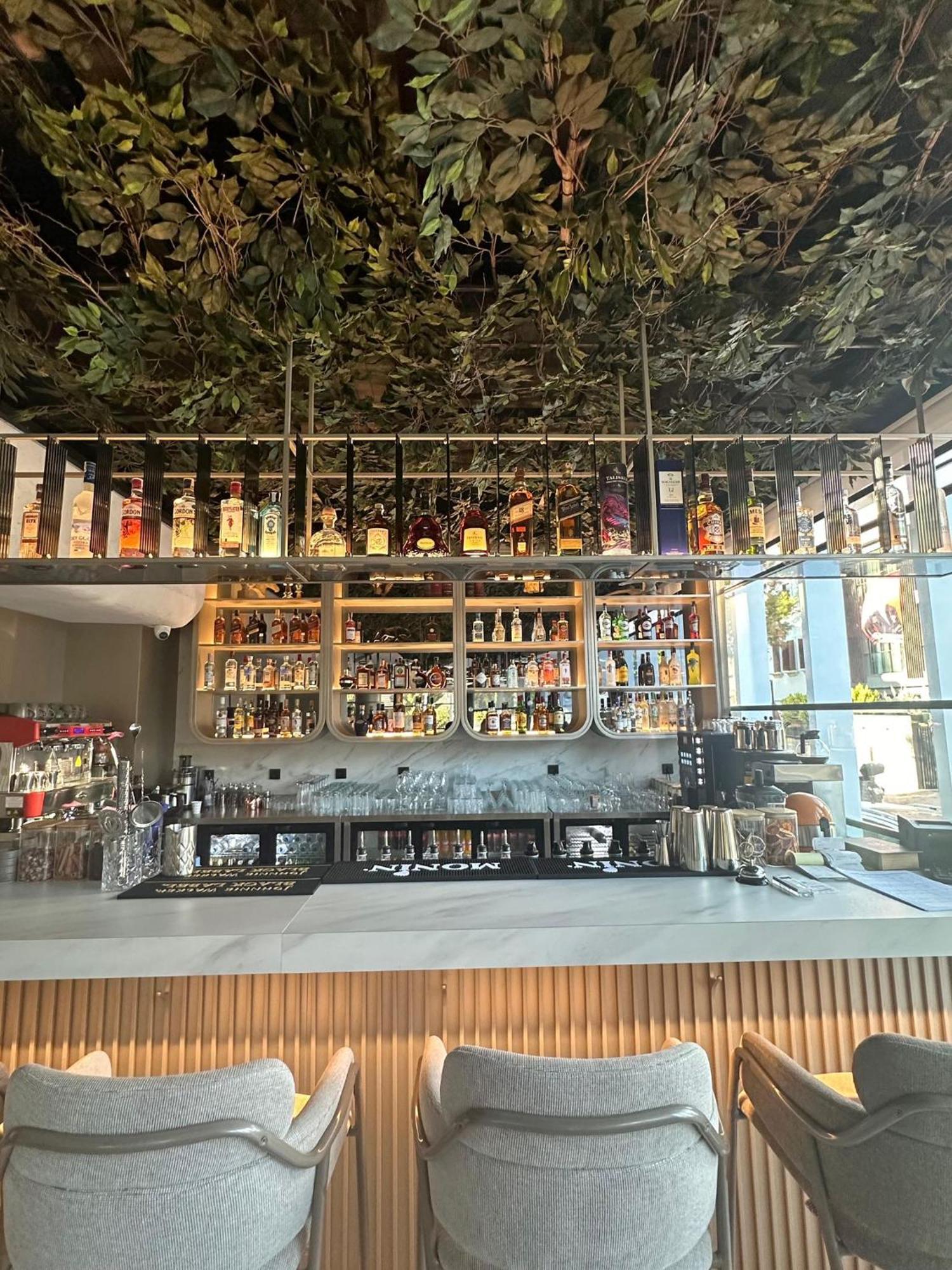 Four Hills Hotel
