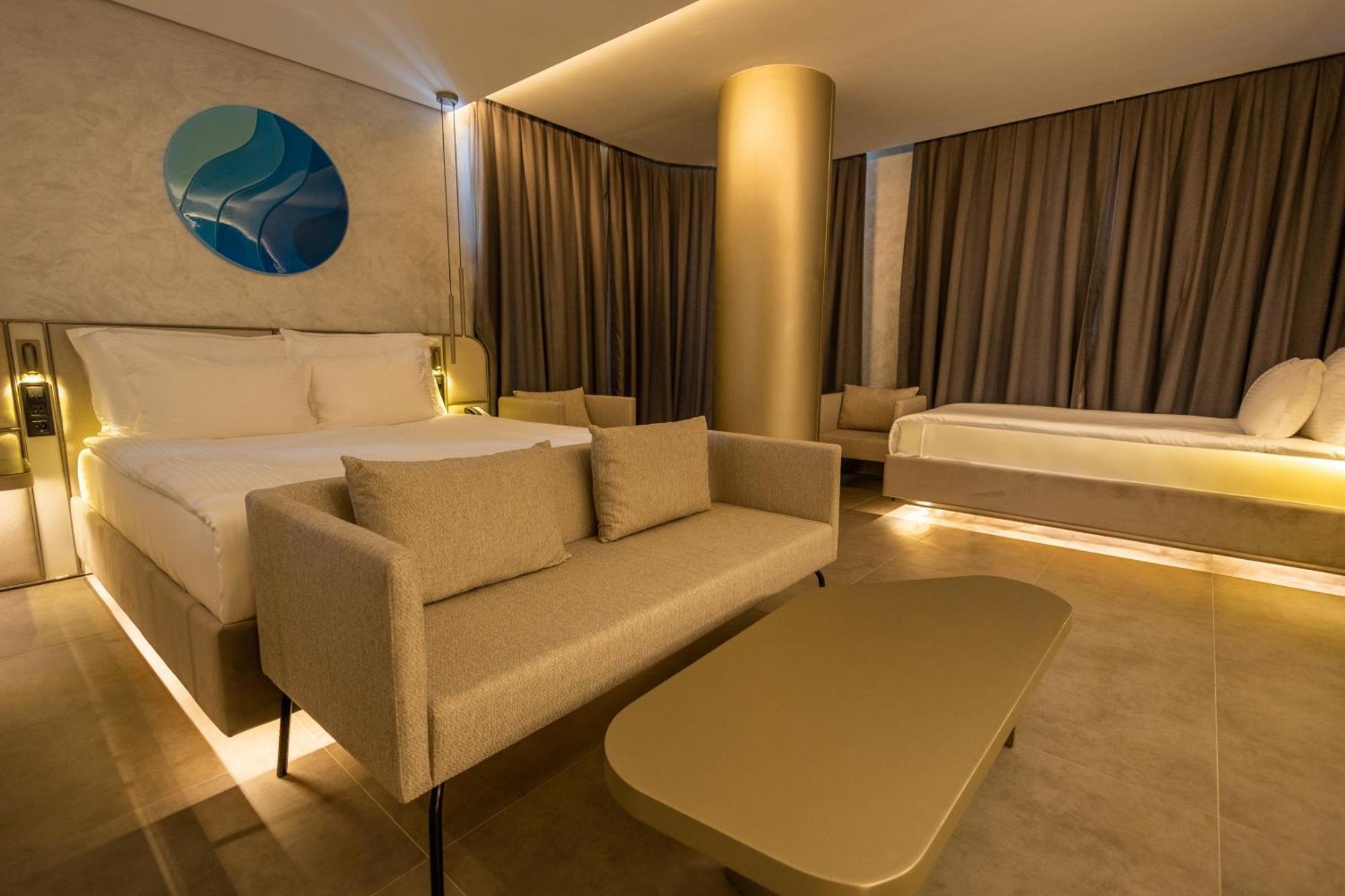 Hotel Four Hills