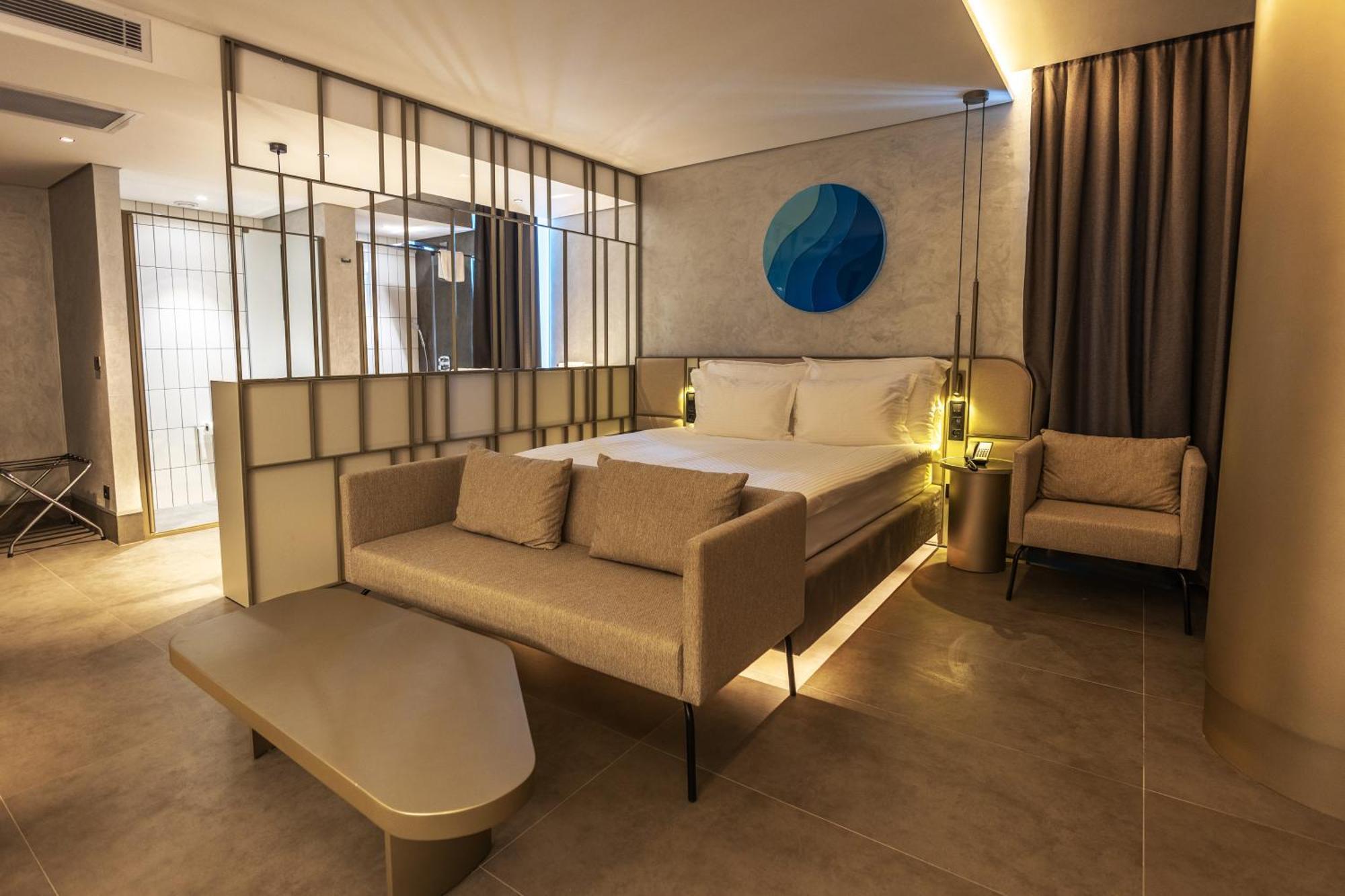Four Hills Hotel