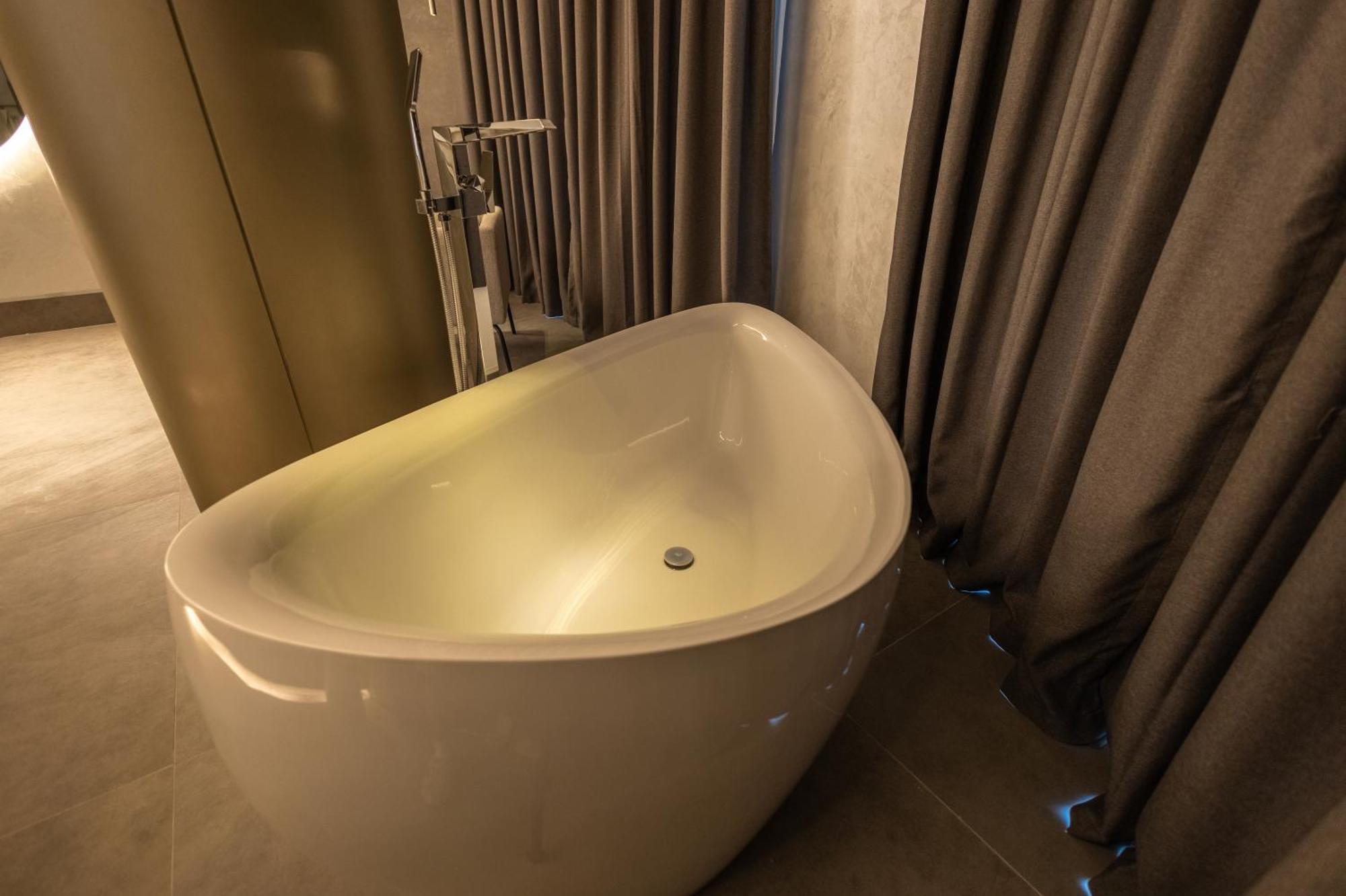 Hotel Four Hills 3*