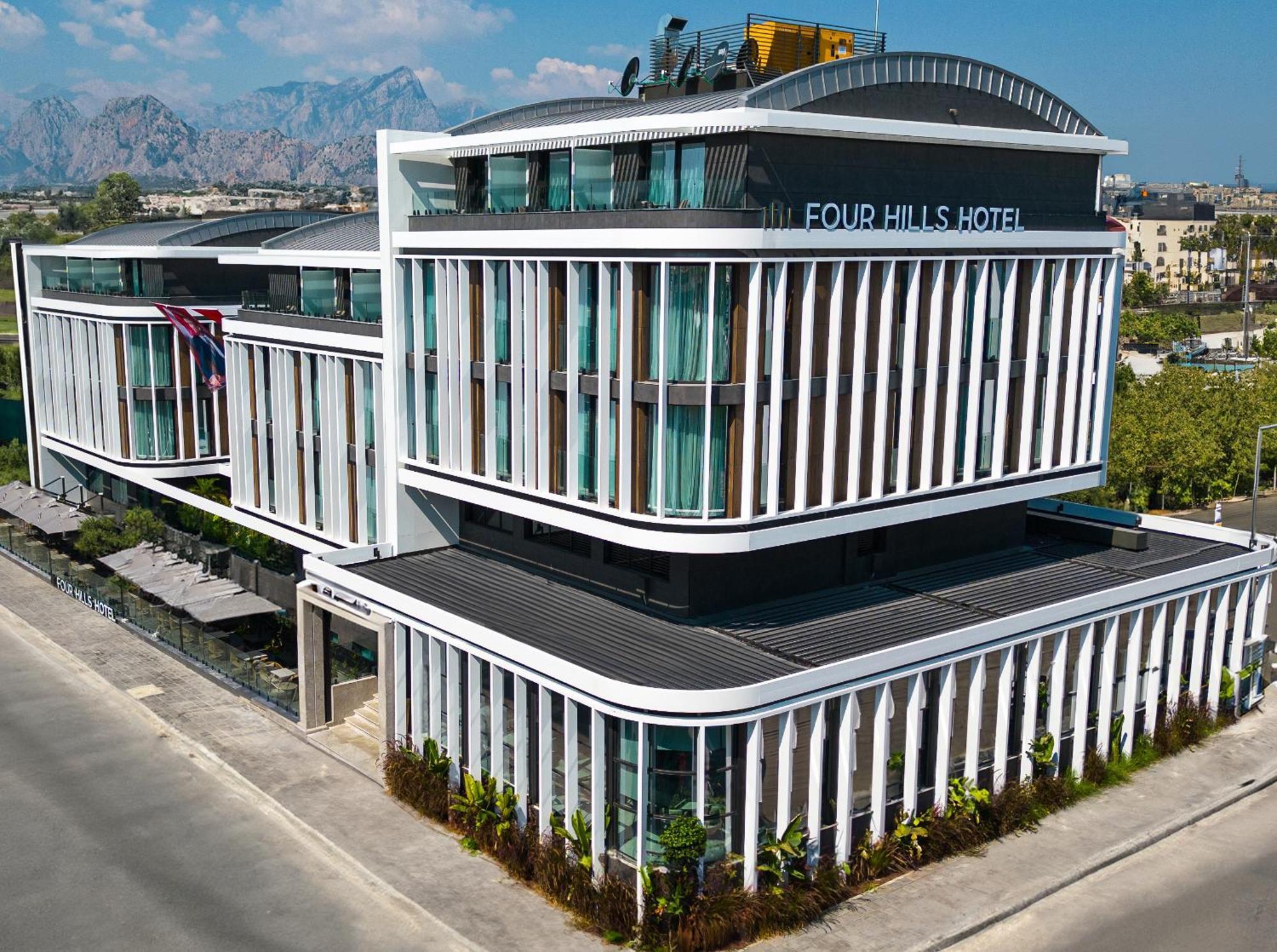 Four Hills Hotel 3*