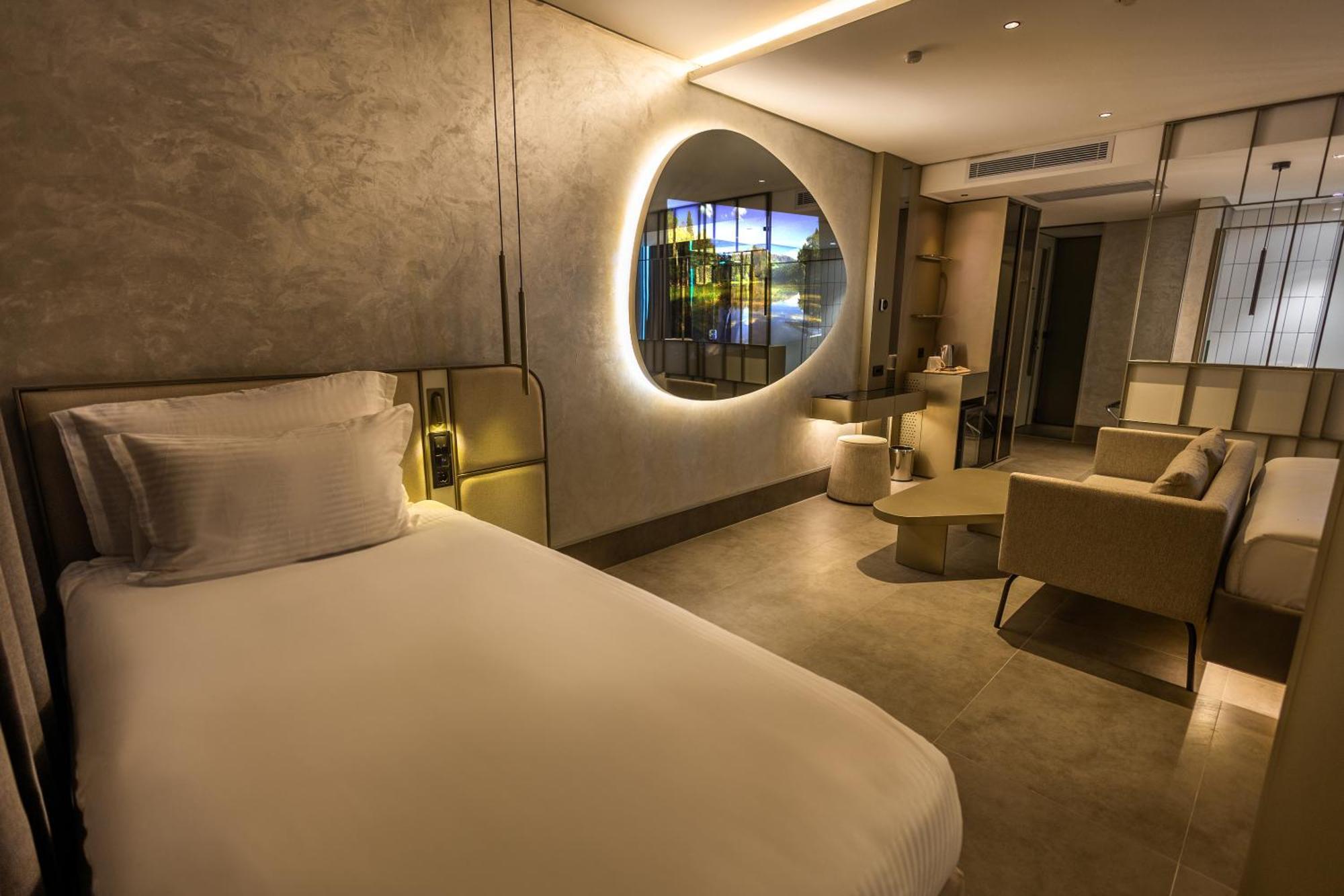 Hotel Four Hills 3*