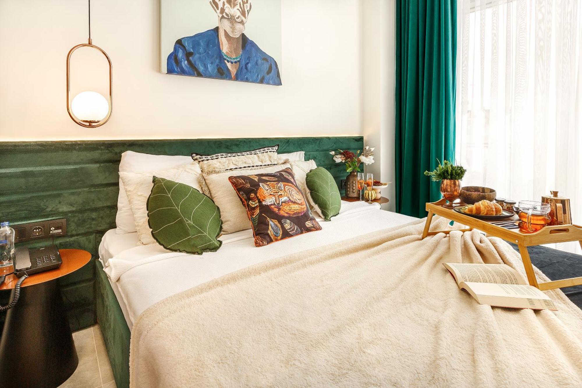 The One Living Otel