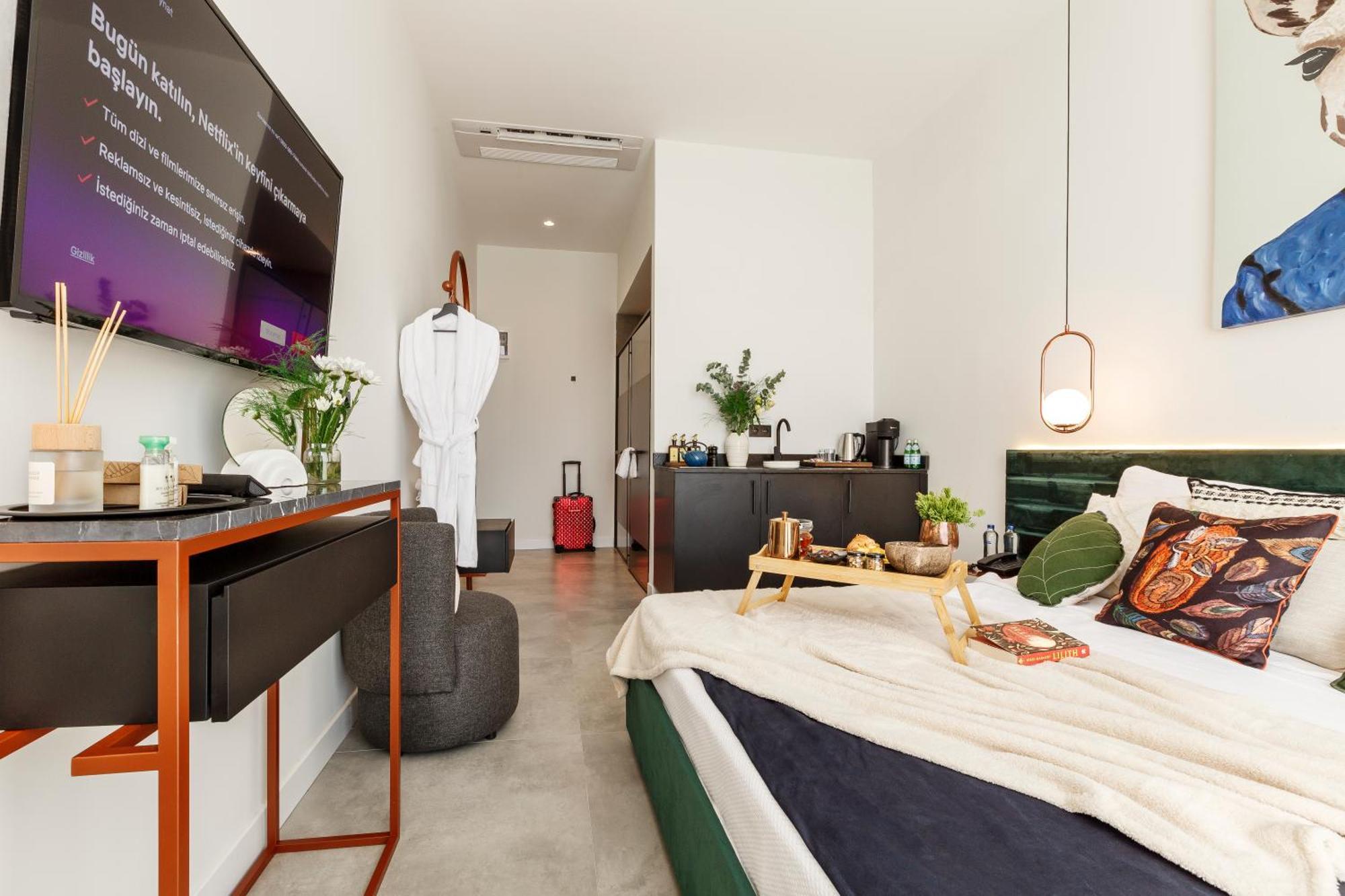 The One Living Otel