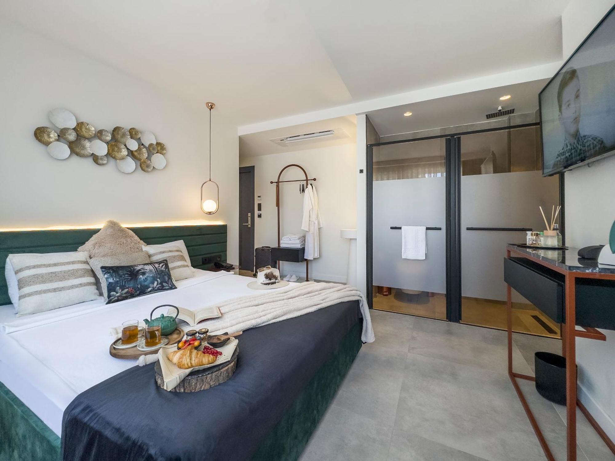 The One Living Otel