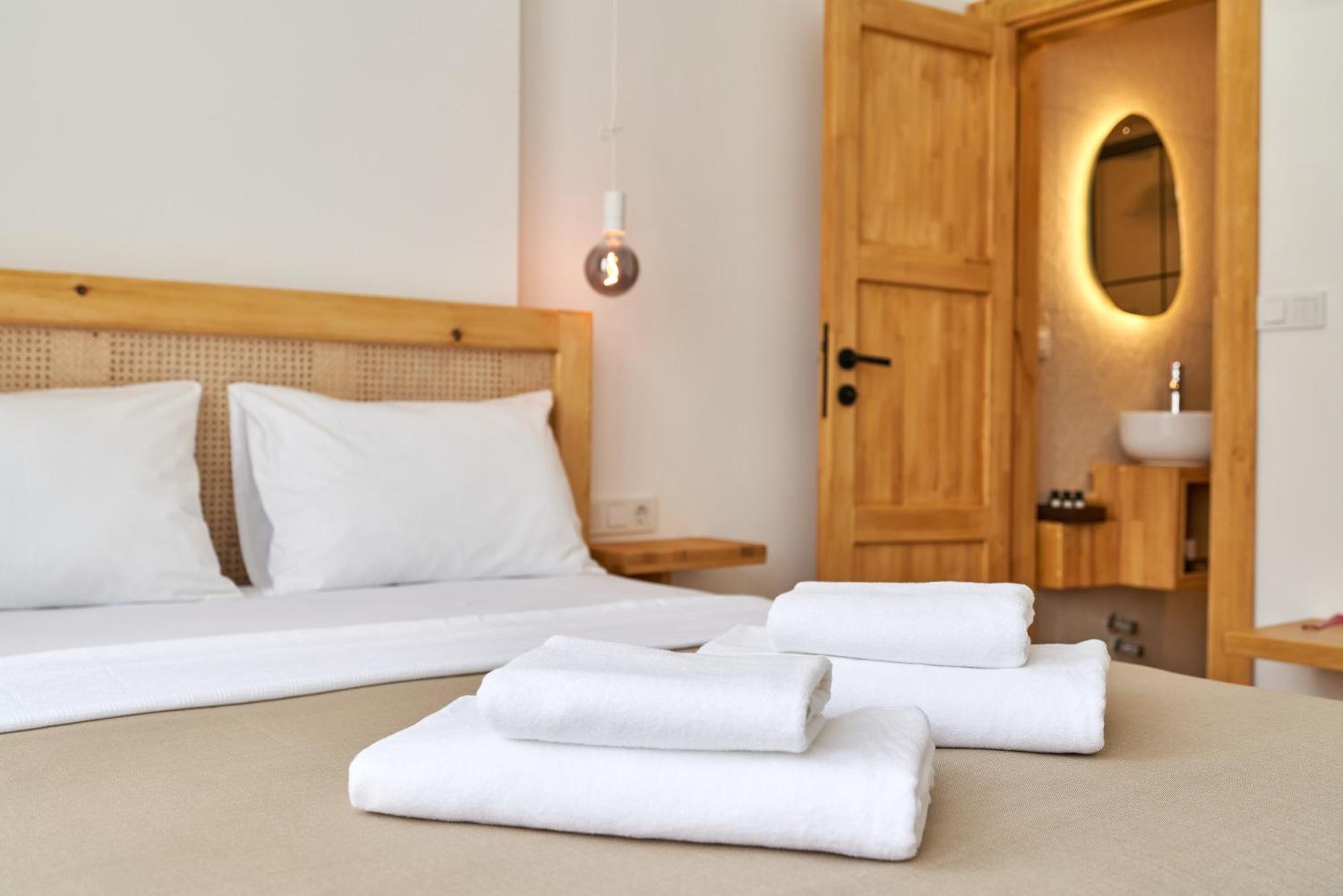 Audo Local Hotel