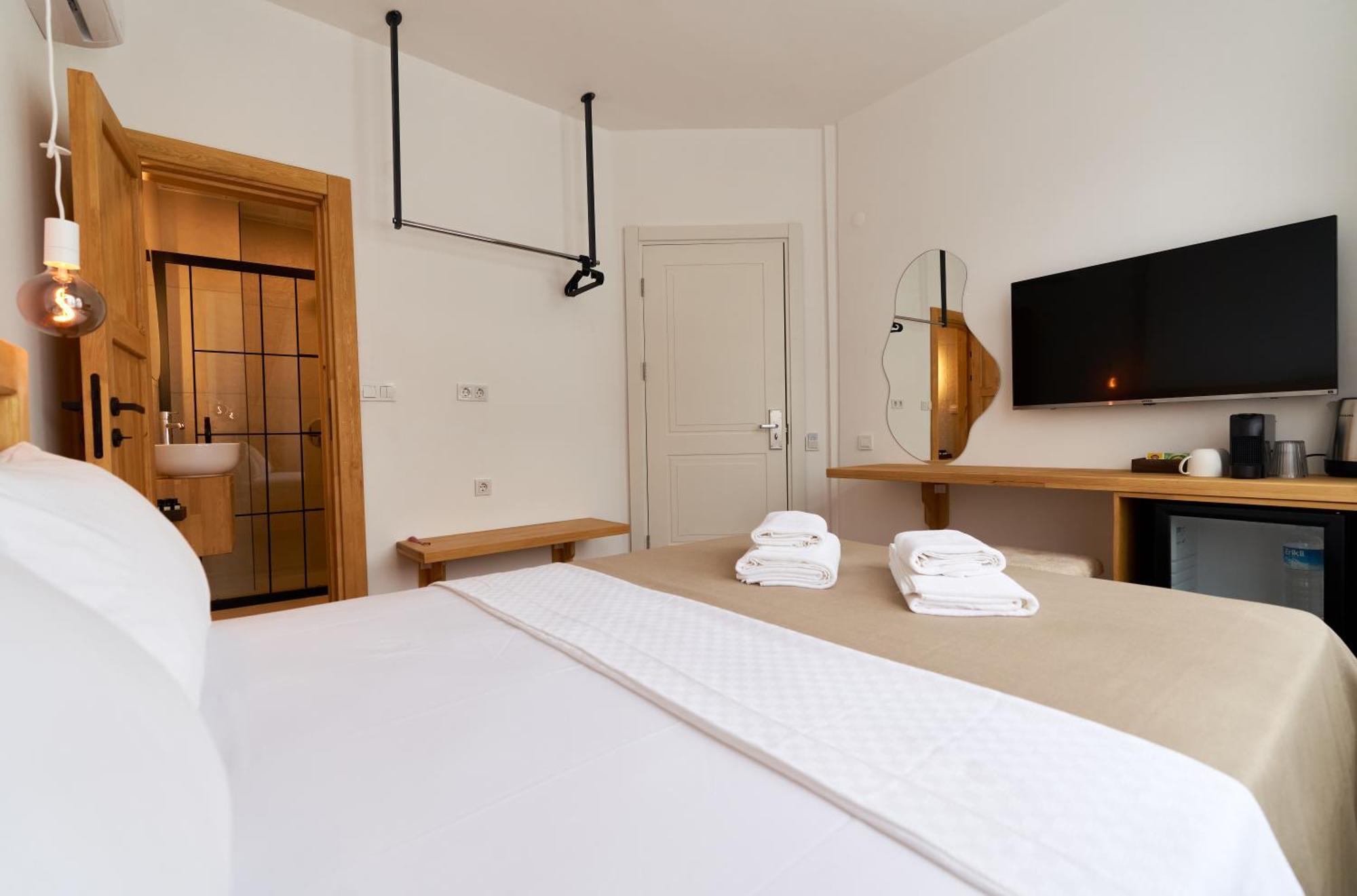 Audo Local Hotel *