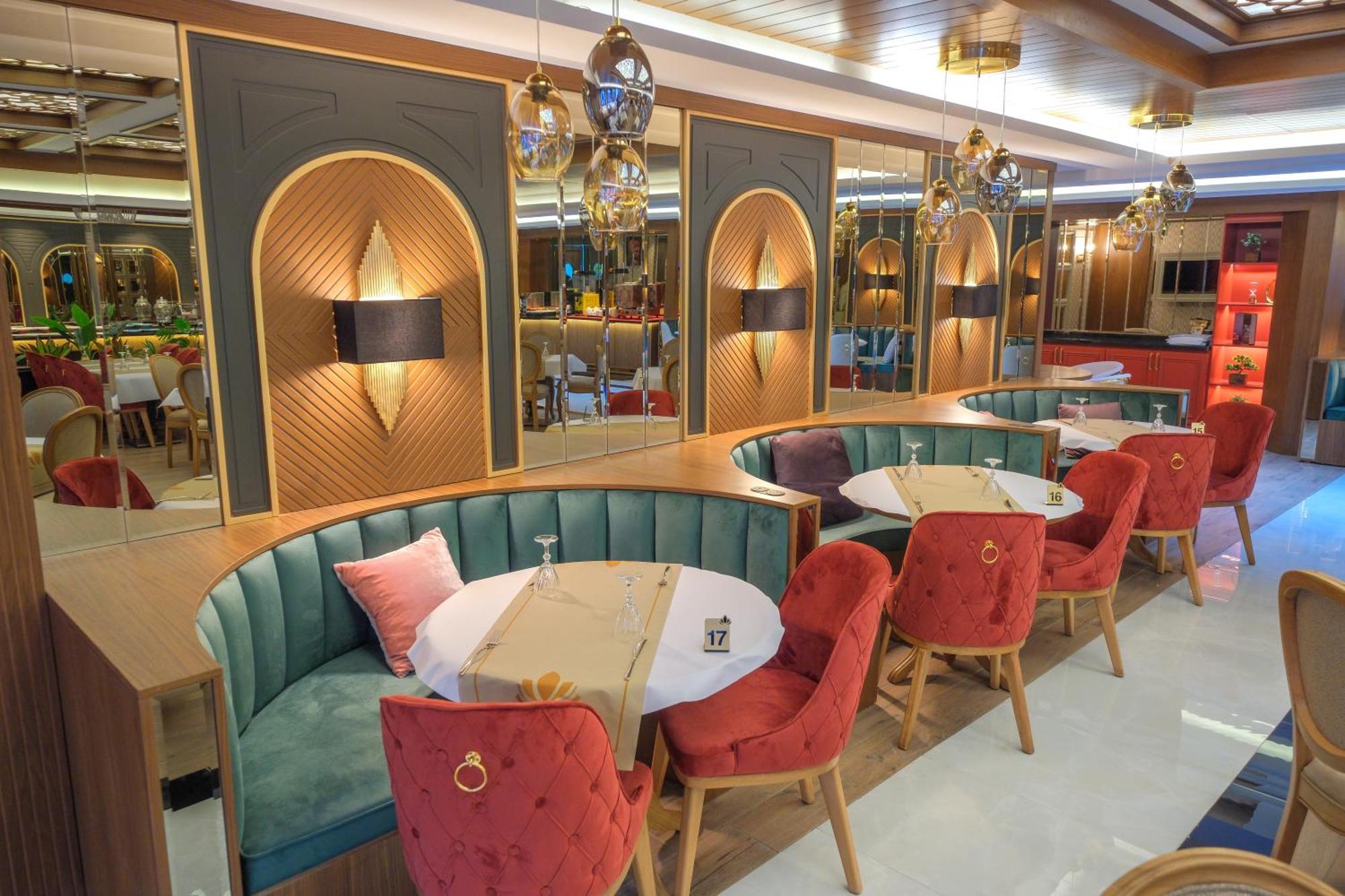 Elysium Deluxe Hotel