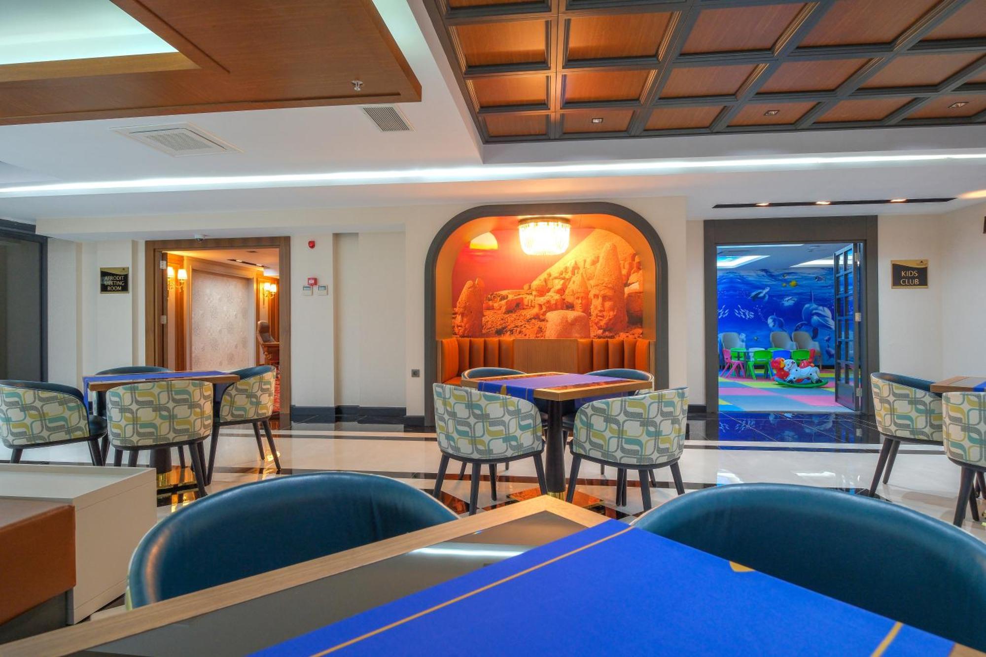 Elysium Deluxe Hotel