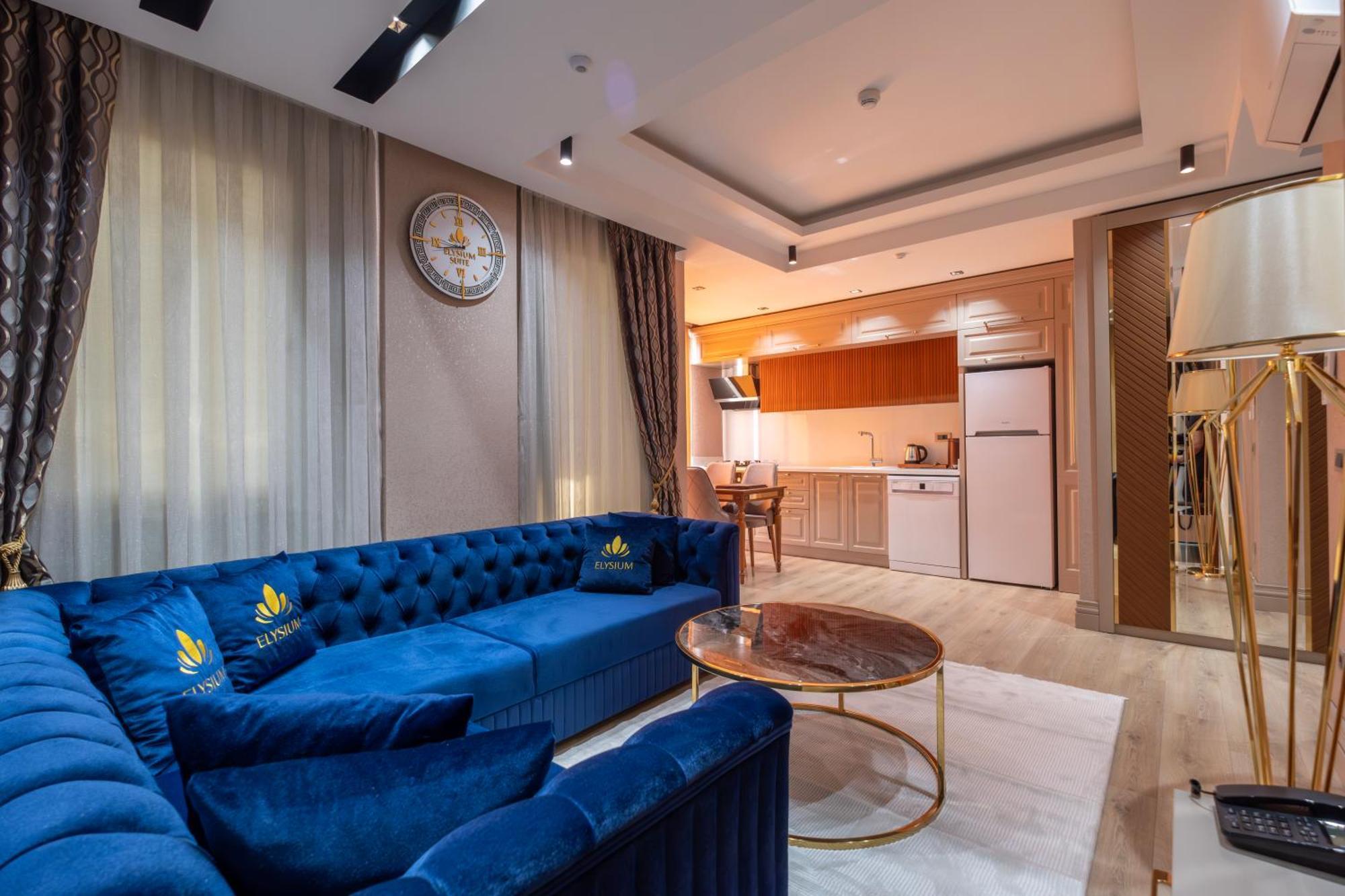 Elysium Deluxe Hotel *