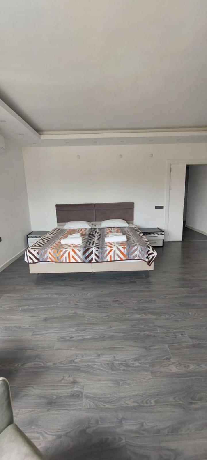 Apartment Koepruebasi Aile *