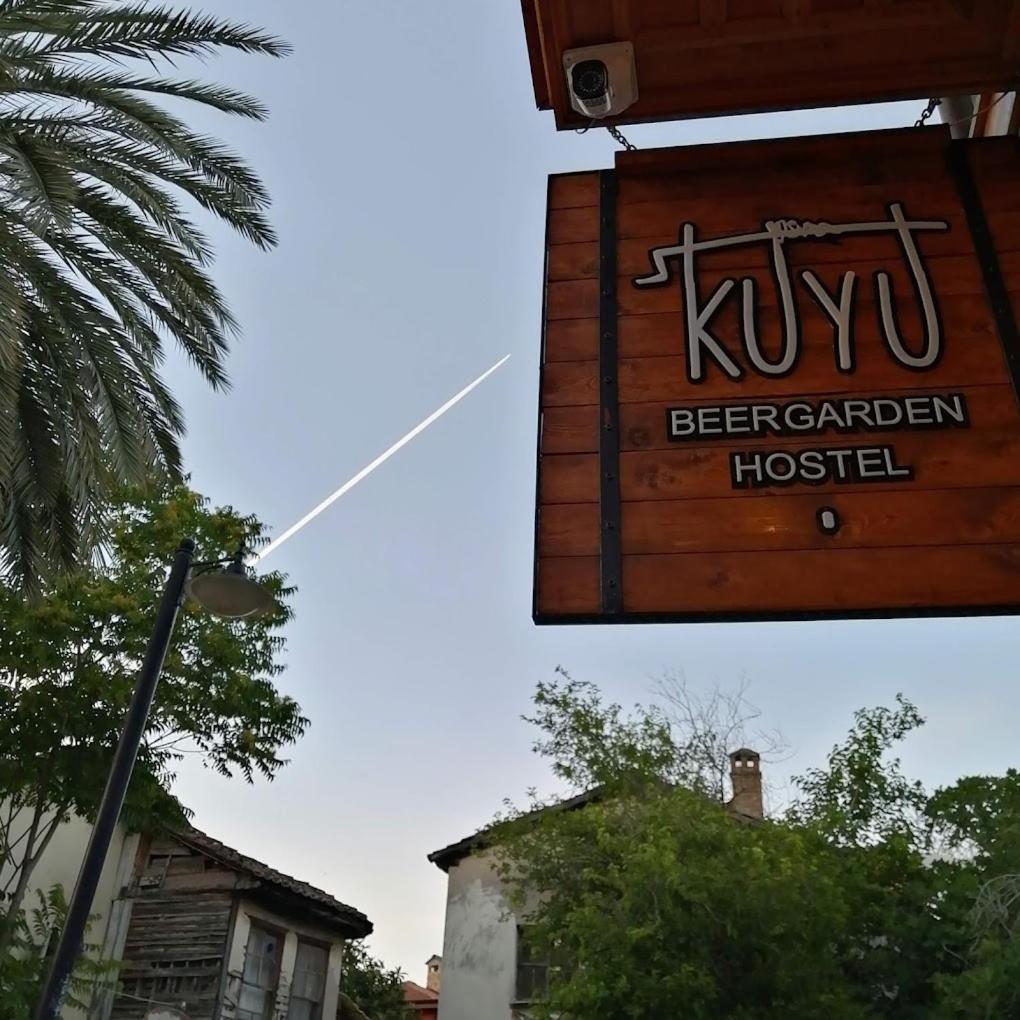 Hostel Kuyu Beergarden *