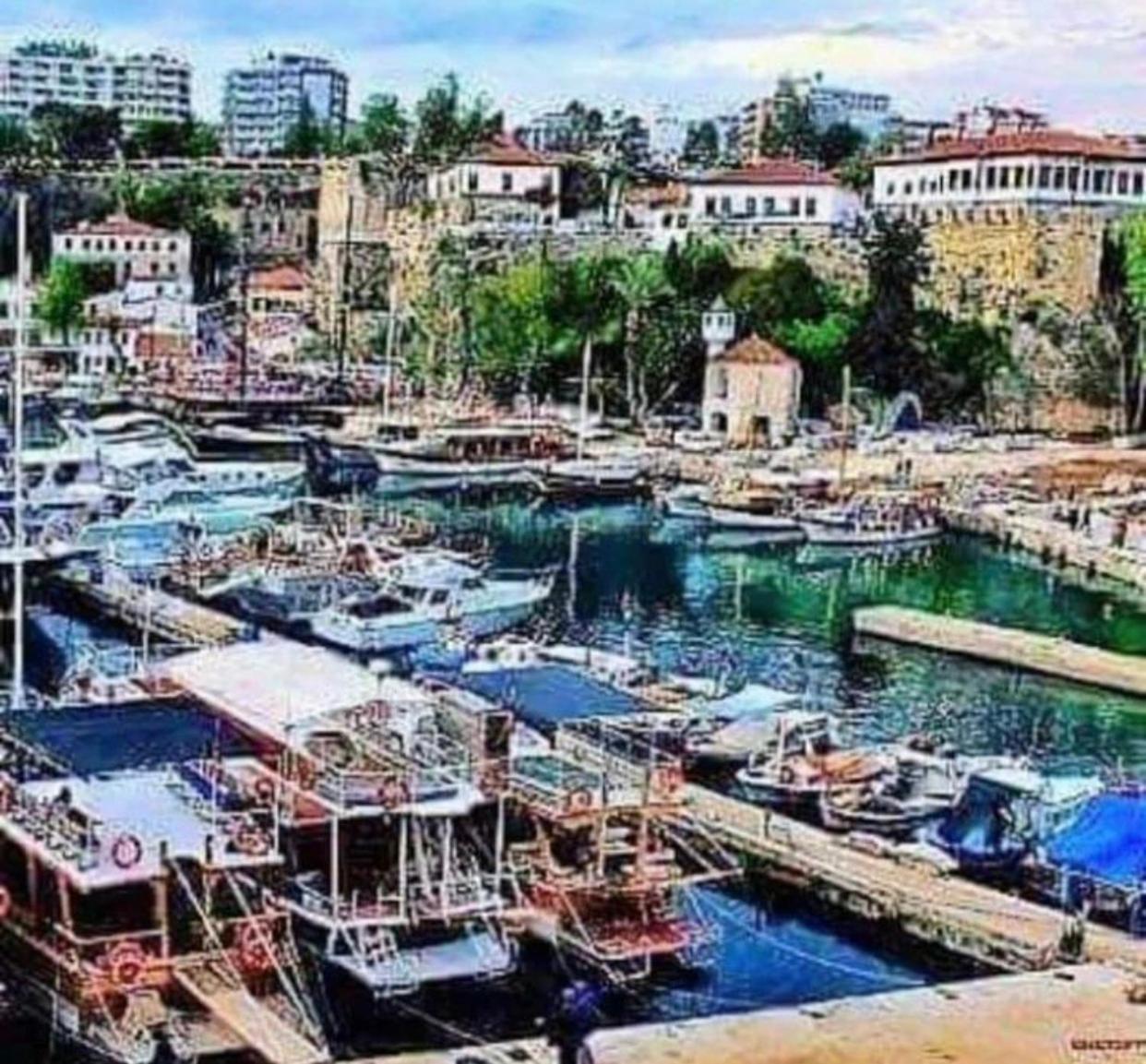 Tarihi Kaleici Muethis Lokasyon 2+1 Uygun Fiyat Apartment Antalya