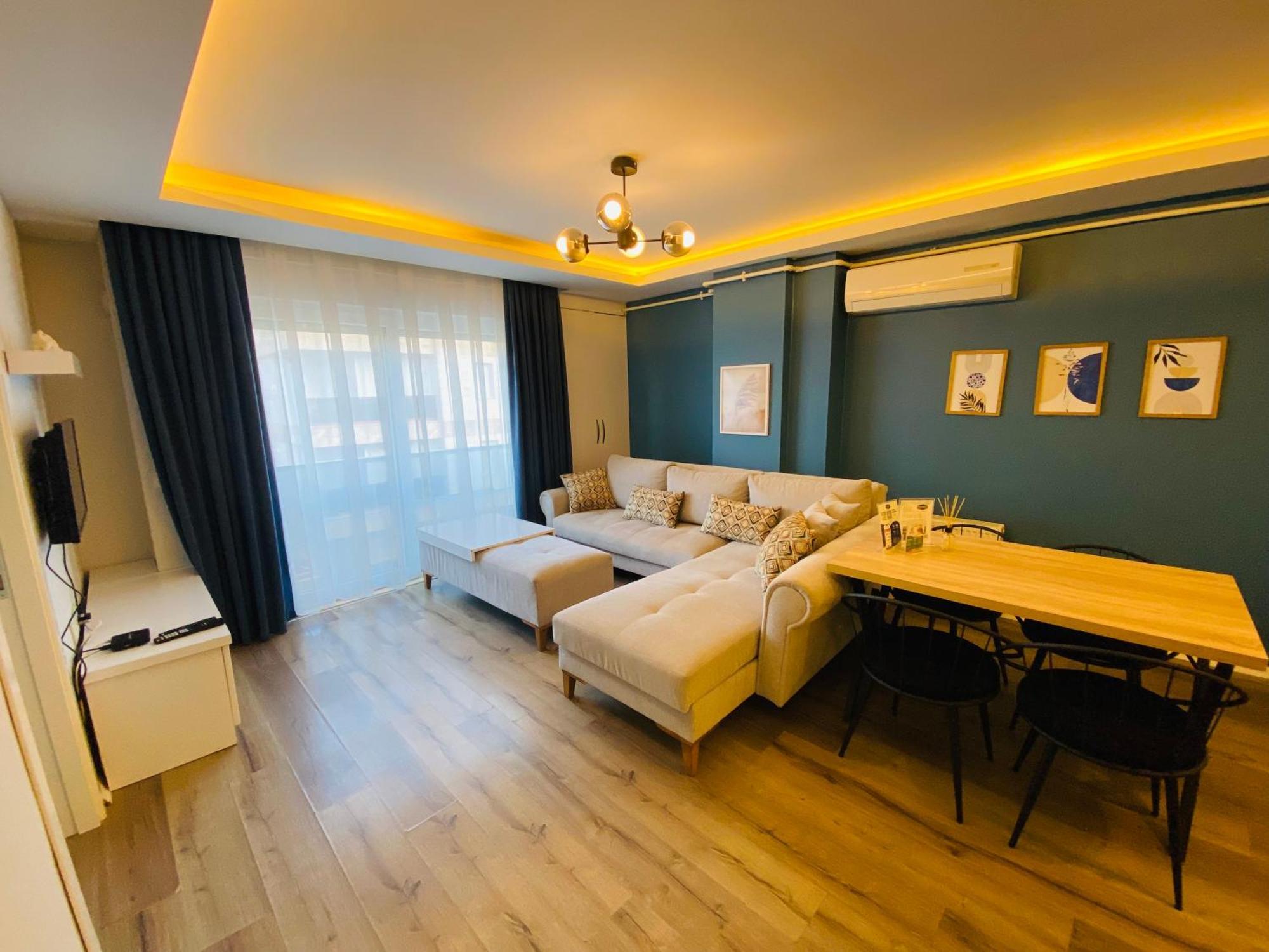 Royal Loft Aparthotel 4*