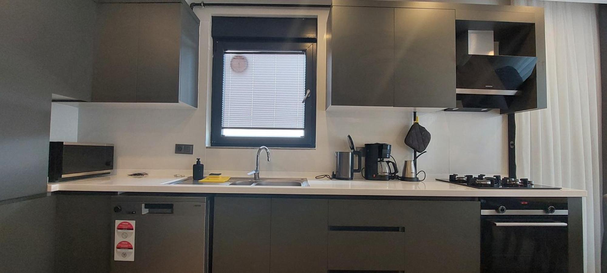 Professional Maintained New Spacious Flats Just Minutes From Lara & Kundu Entertainment Zone Apartment *
