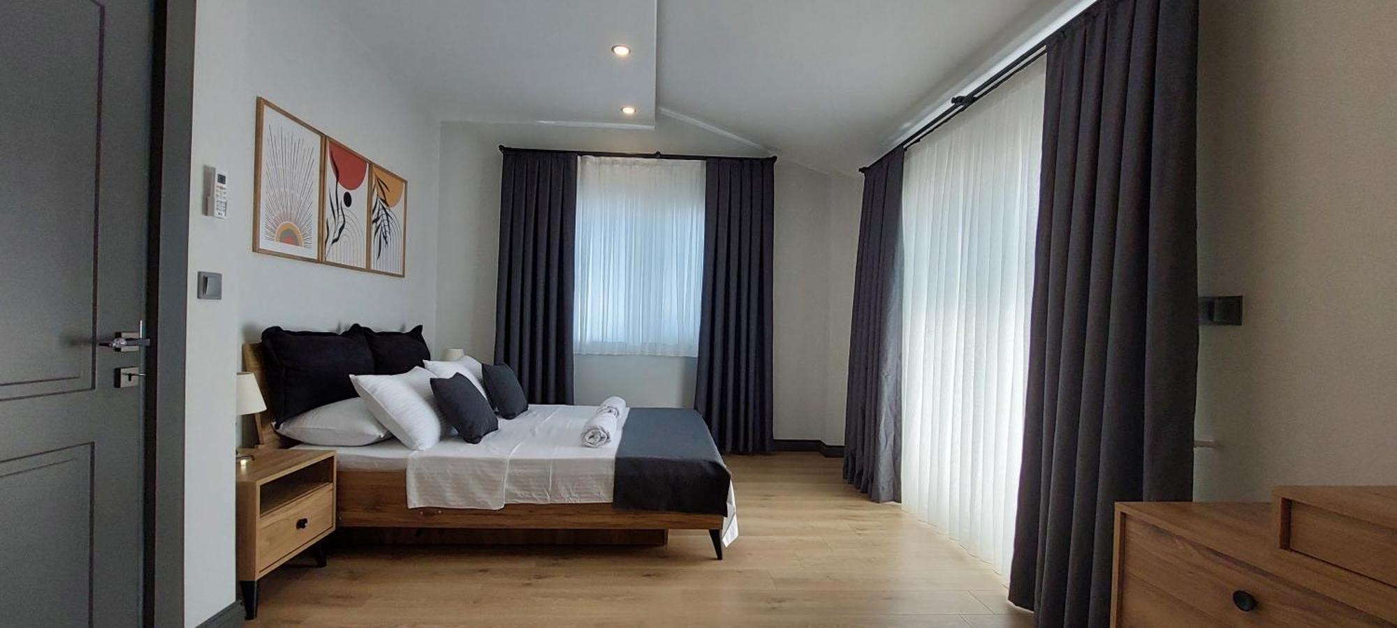 Professional Maintained New Spacious Flats Just Minutes From Lara & Kundu Entertainment Zone Apartment *