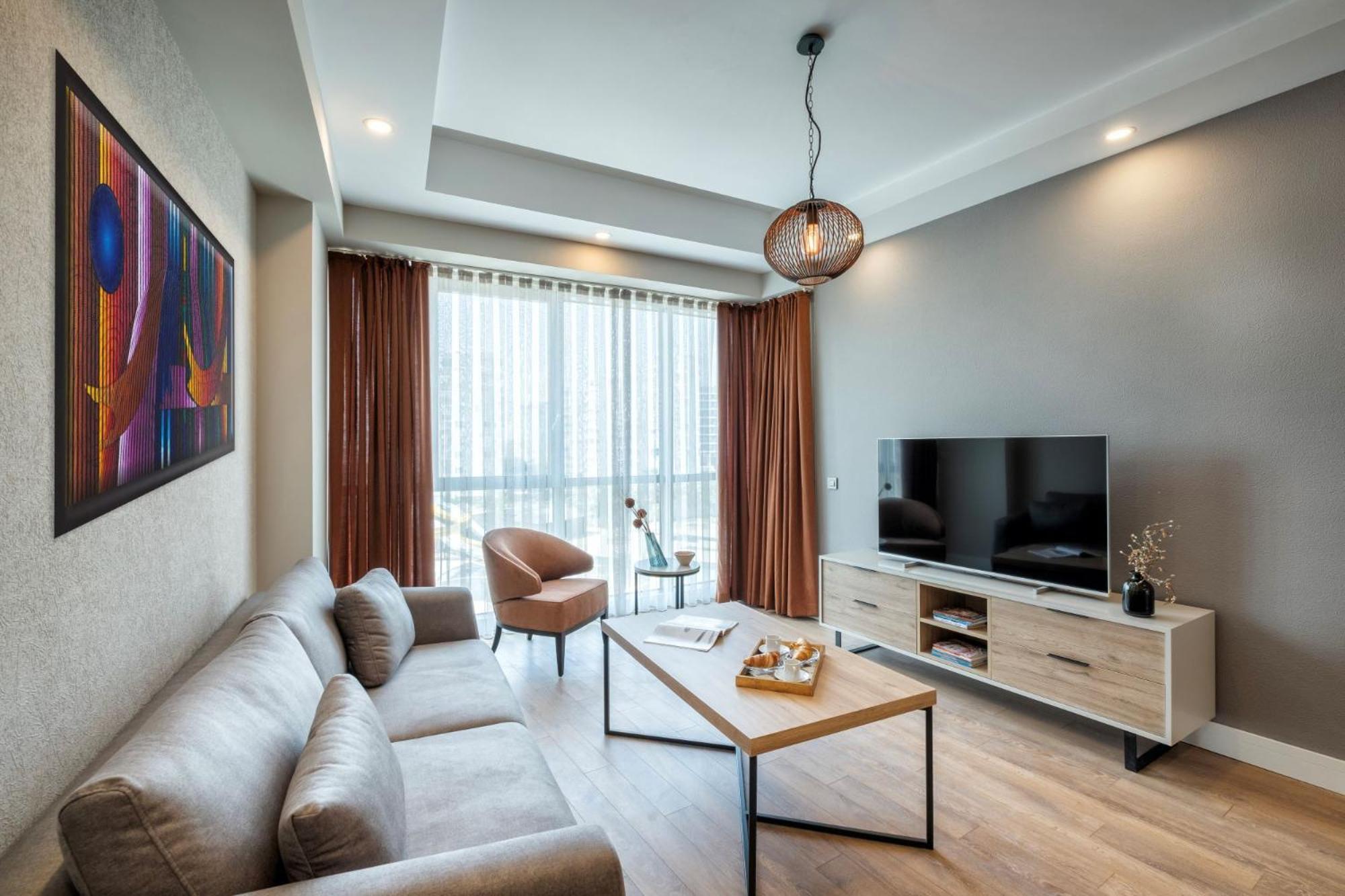 Otel Sirius Town And *