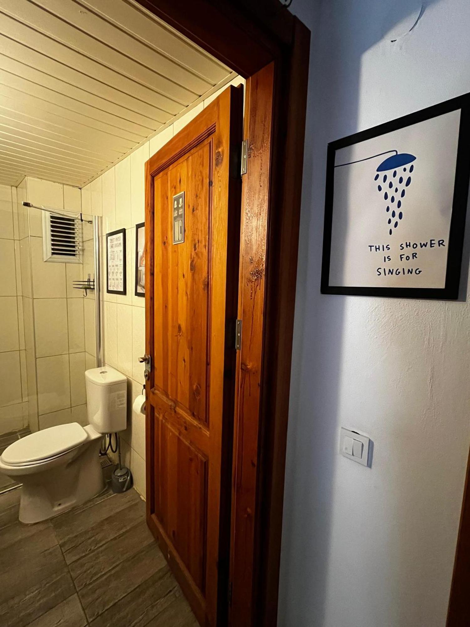 Kuyu Beergarden Hostel *