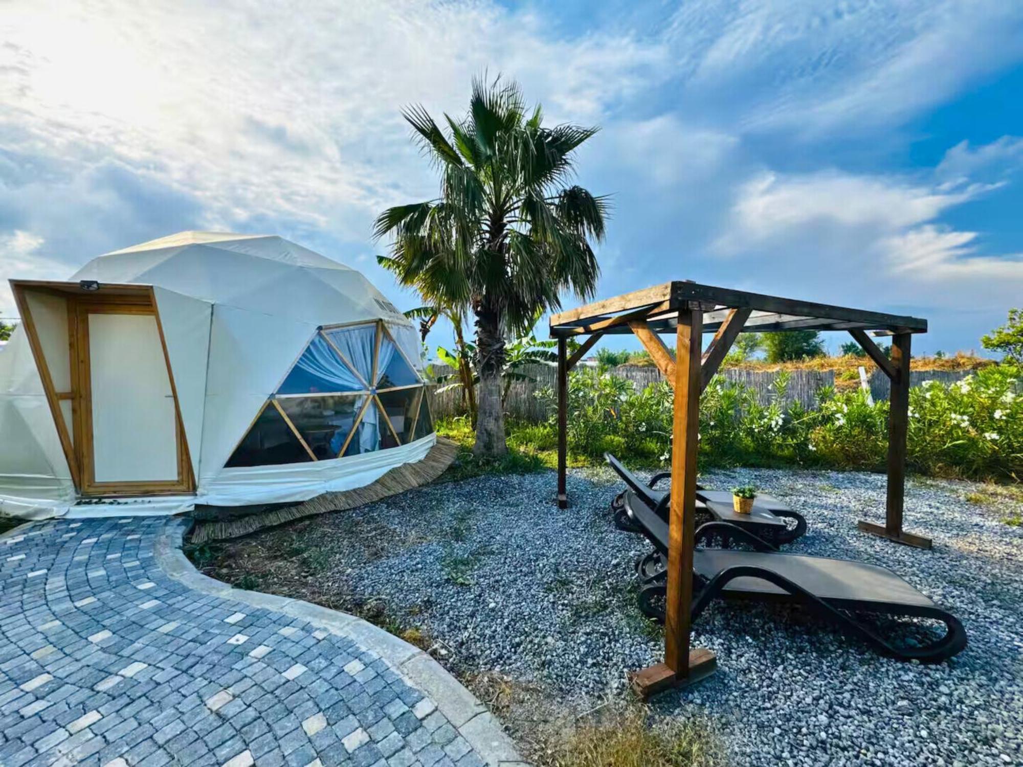 In Out Glamping *