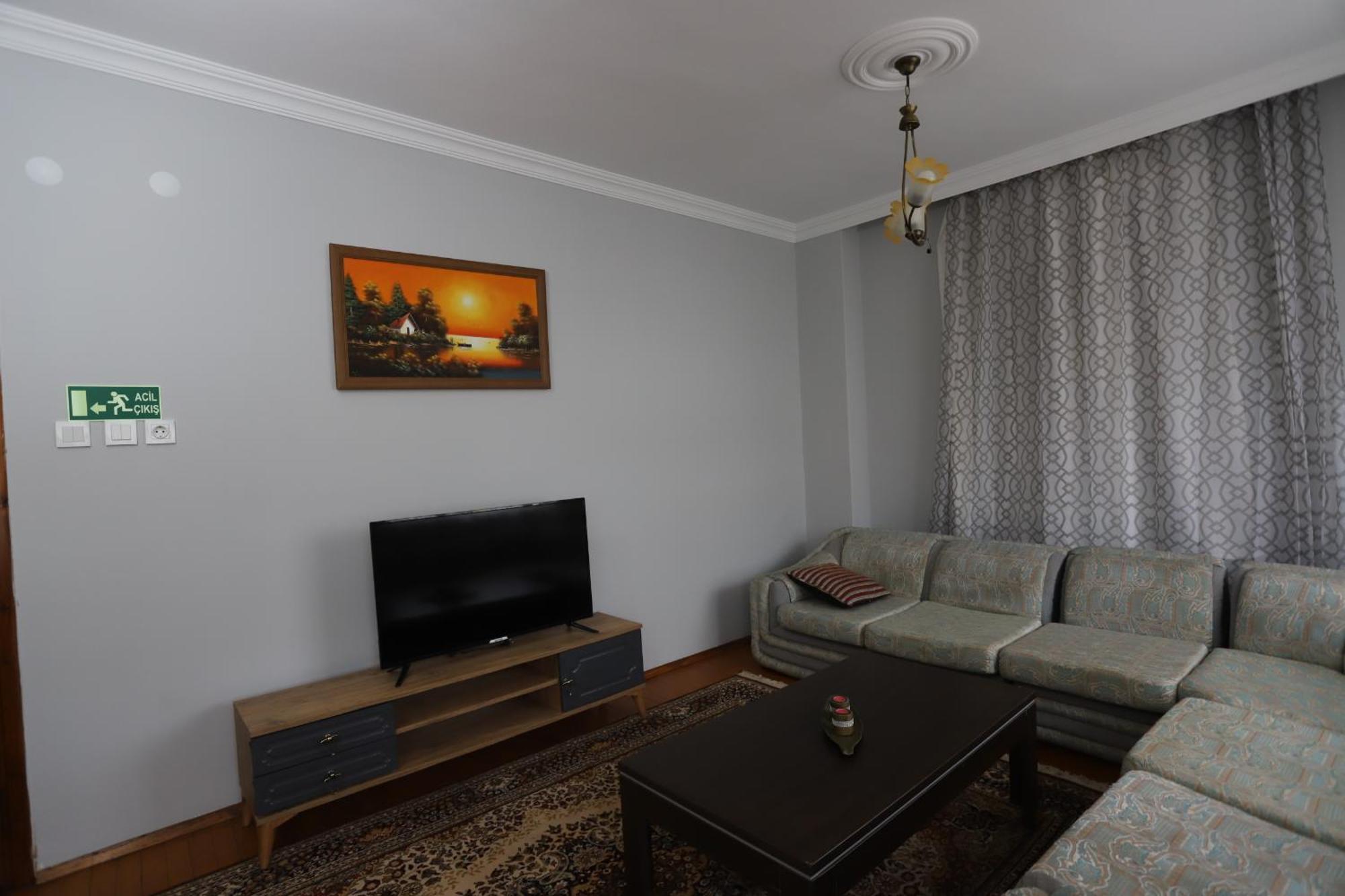 Spacious Flat 20 Minutes To Oldtown Apartment *