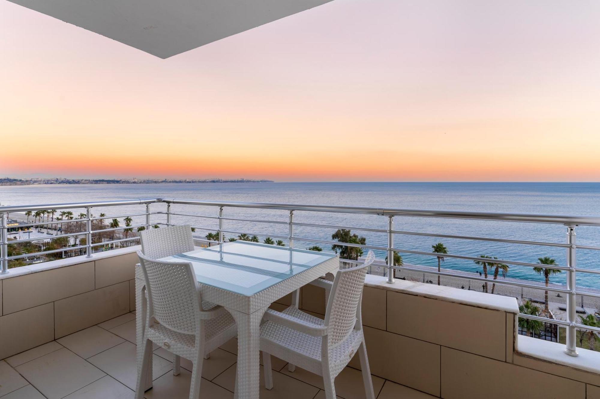 Heart Of The With Unique Views Of The Sea. *