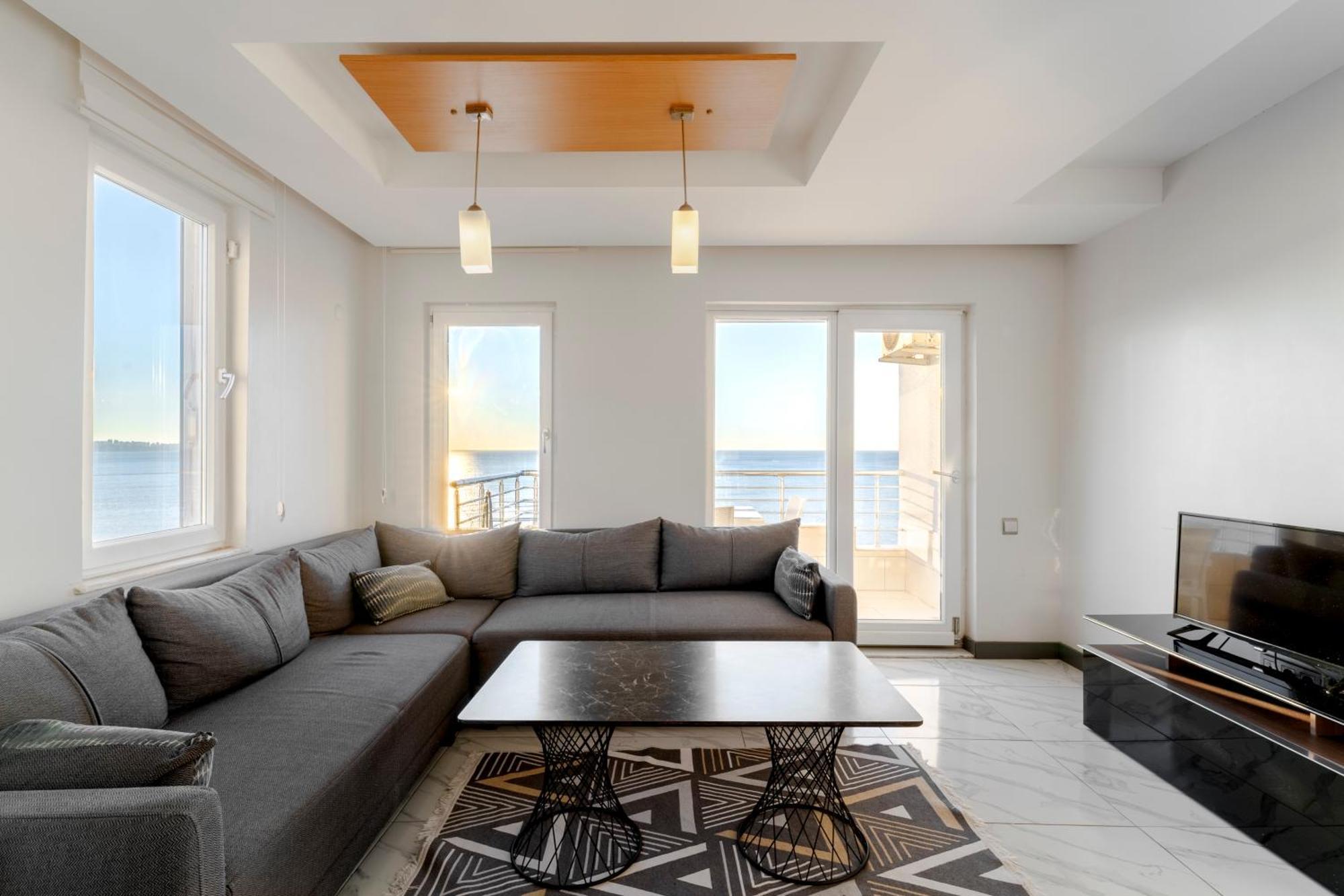 Heart Of The With Unique Views Of The Sea. Apartment Antalya