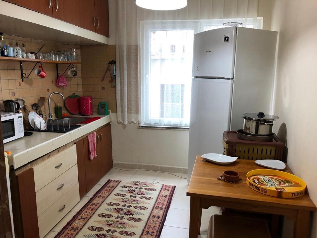 Merkez Muethis Lokasyon Ayri Mutfakli Apartment Antalya