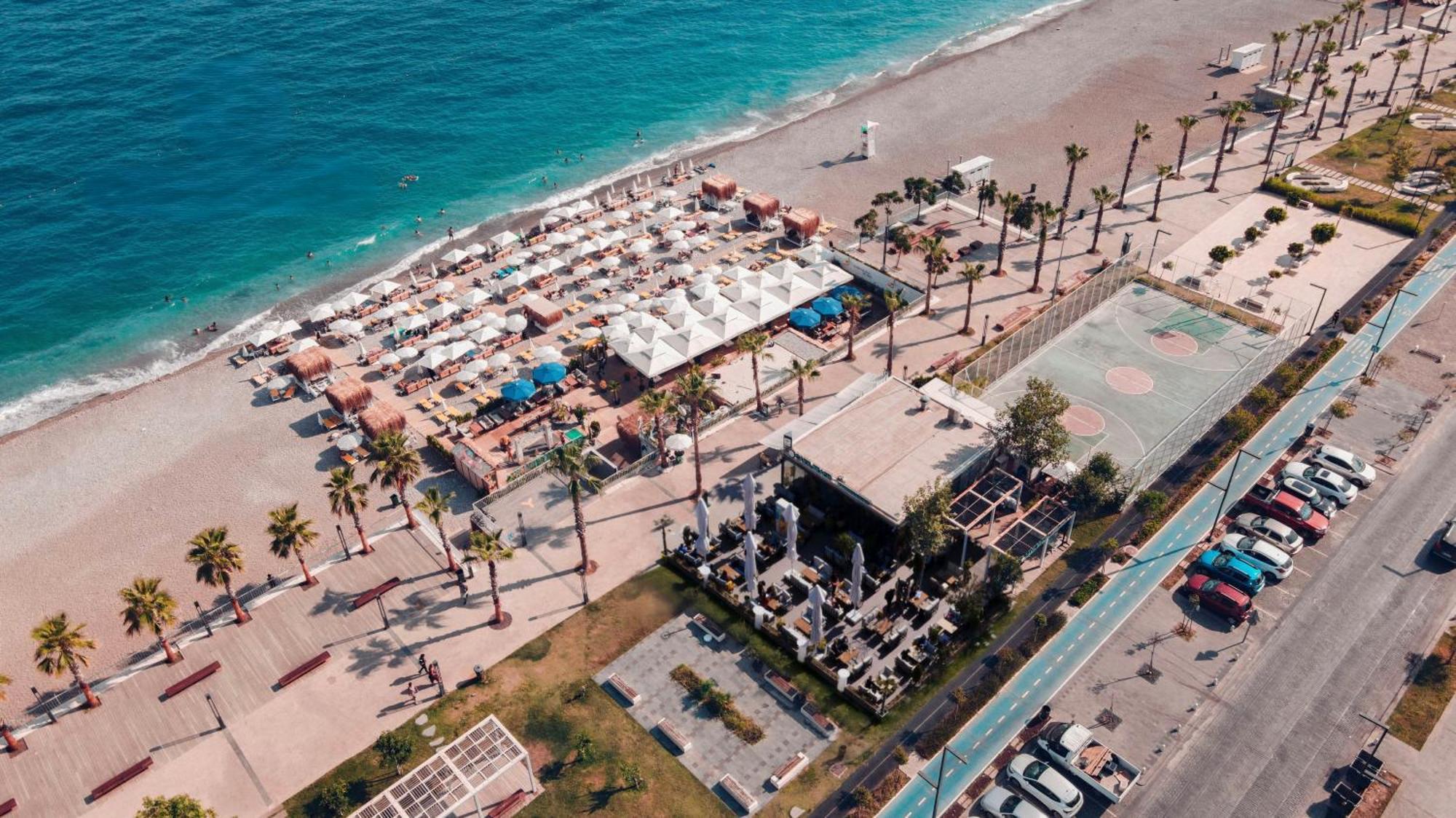 74 Hotel *