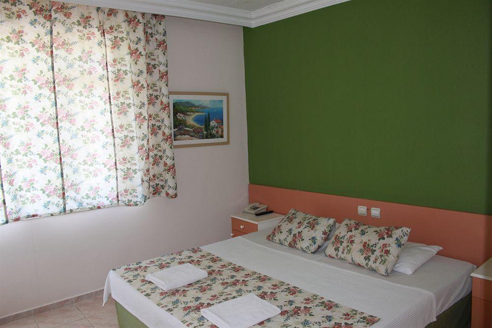 Granada Otel 3*
