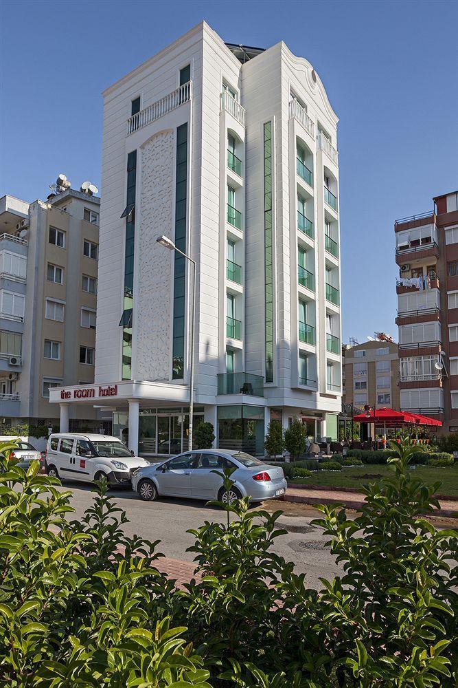 Aparthotel The & 3*