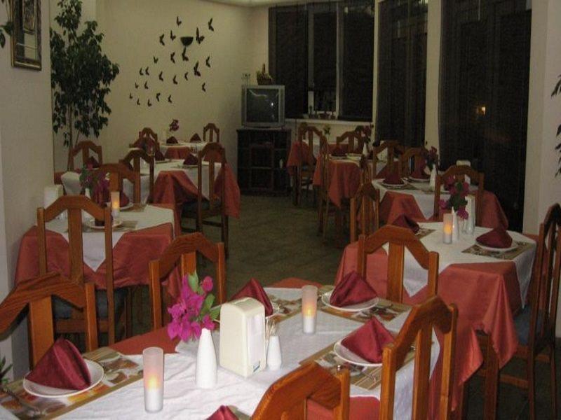 Hotel Ataer 2*