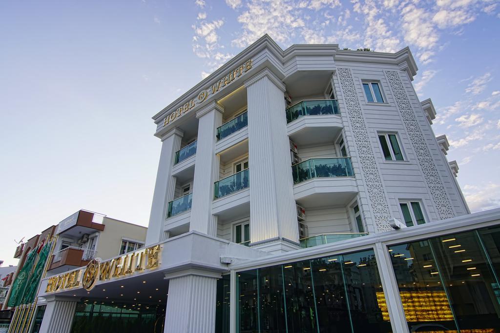 S White Hotel 3*