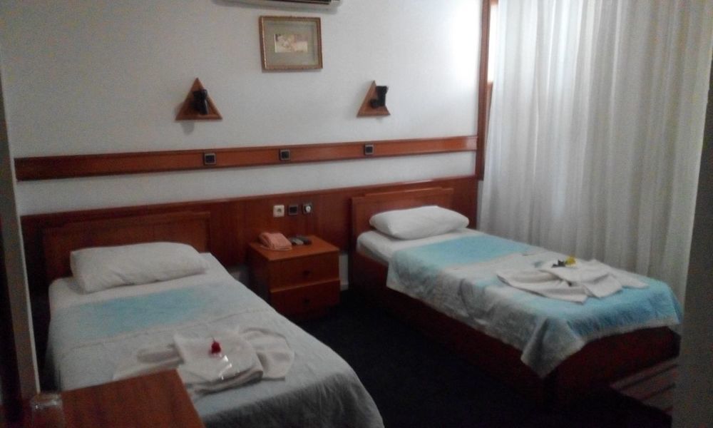 Opera Hotel 3*