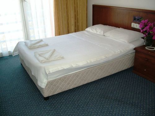 Otel Theluna 3*