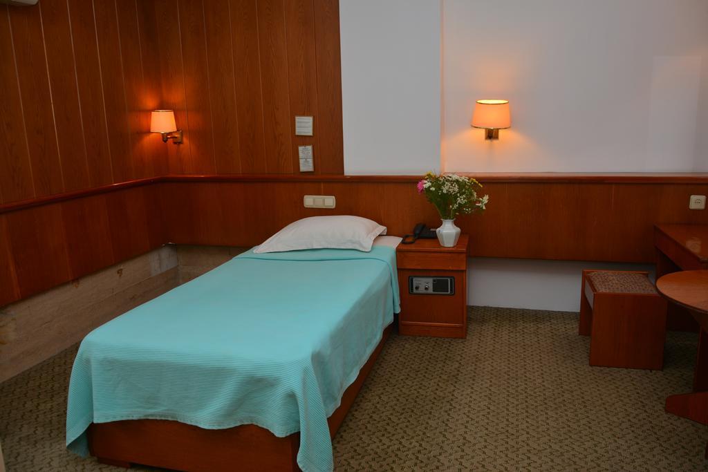 Güleryüz Otel