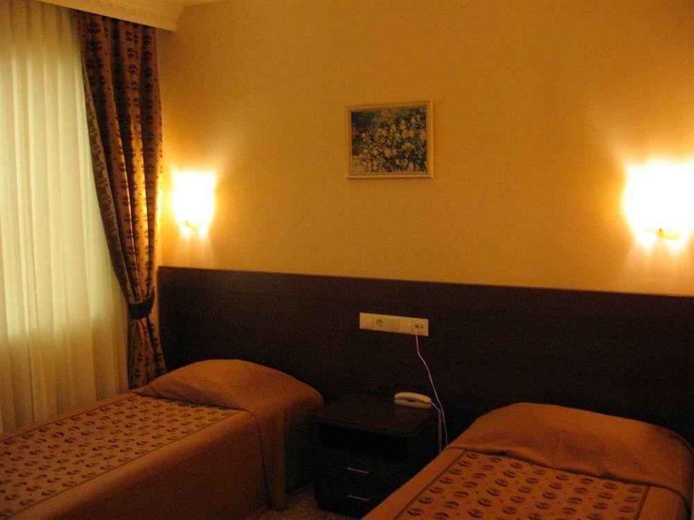 Hotel Ataer 2*