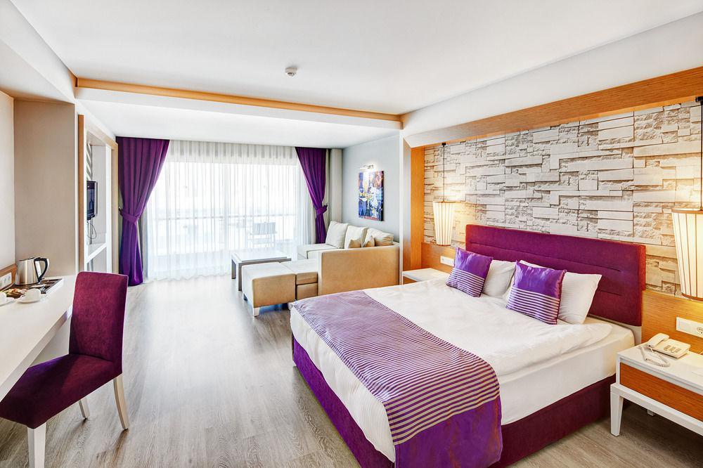 Jacaranda Hotel 5*